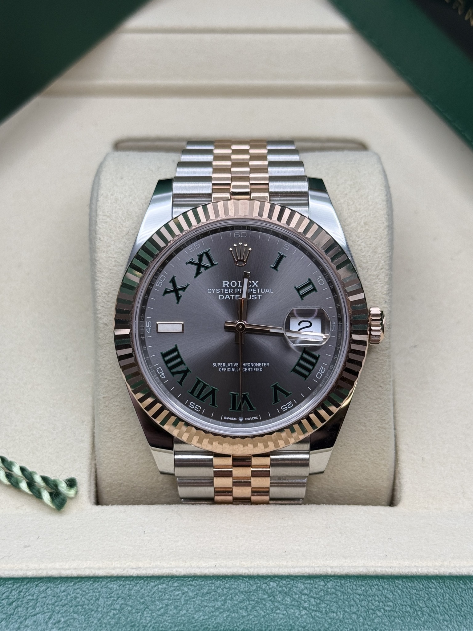 May be an image of wrist watch and text that says '60 55 勇 50 ROL i :X OYSTERPE OYST STERP RPE ETUAL JAL DATE ST 10 ልኃድ 145 フル 2 SUPEFLATIE HACNEMETER ERTIFIED 40 W ㅇㄹ SE งคร9…
