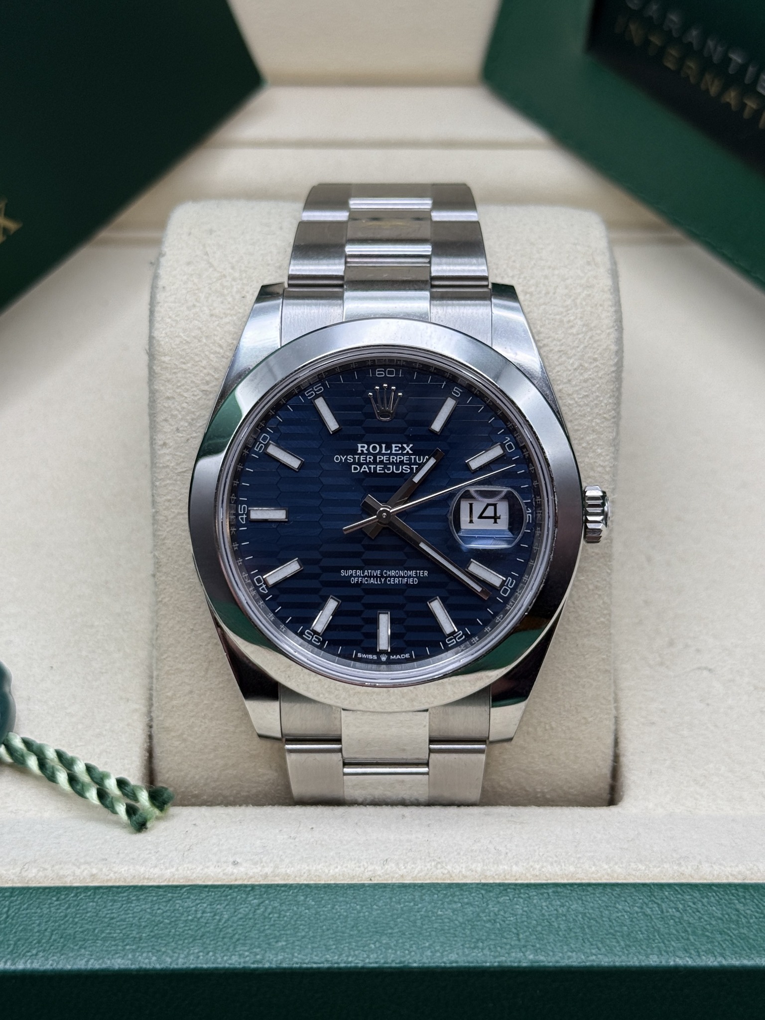 May be an image of wrist watch and text that says '50 ROLEX OYS DA ロ民 OYST STERPE PERPET PERPE Ετι US DATEJ TEJUS EJUS 10 45 40 DIPEFLATINE HRONCMETE OFFICOILTA MFIED ワ TILU 20…