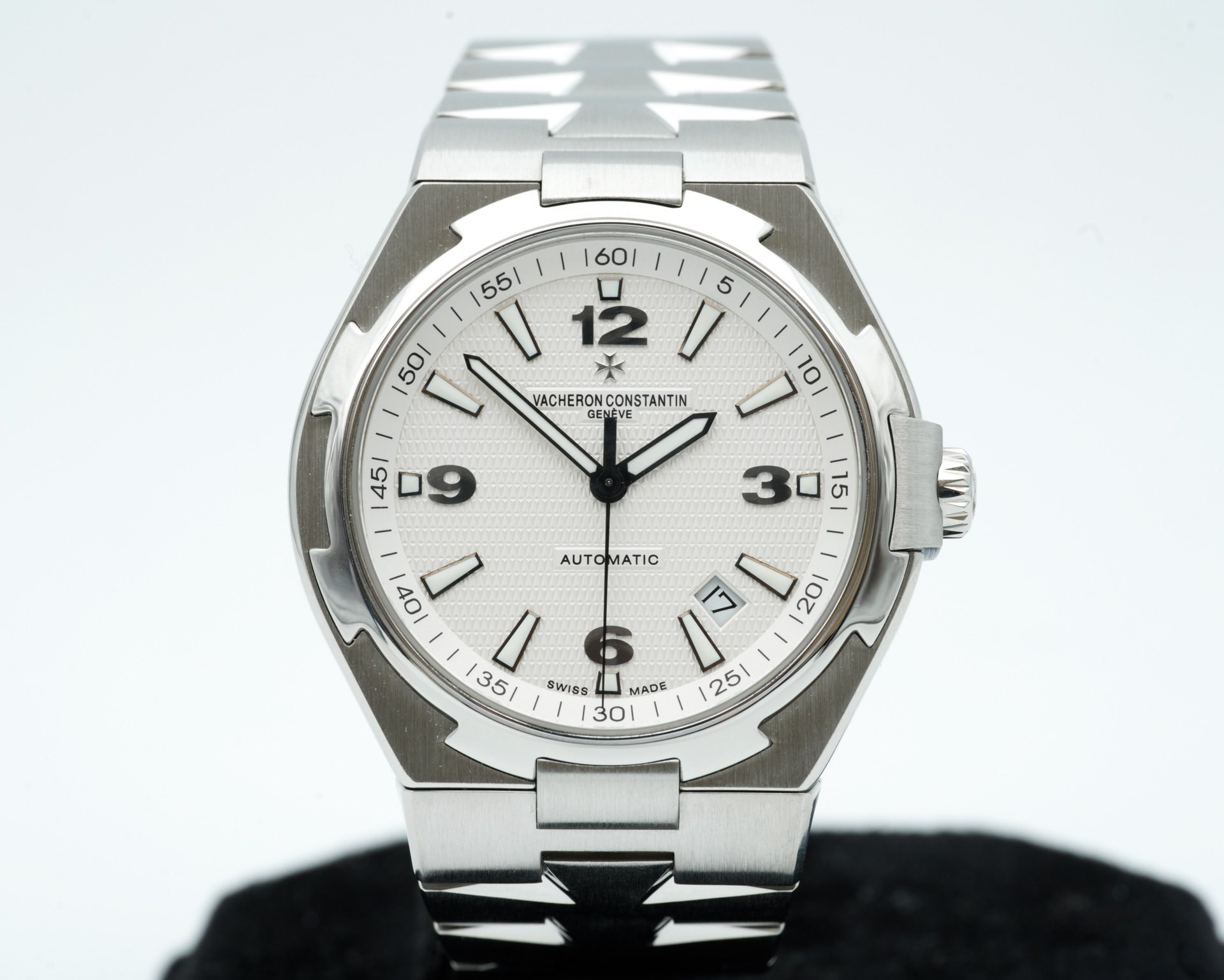 May be an image of wrist watch and text that says '60 50/ 45/ 55/ ٧ 12 I VACHERONCONSTANTIN VACHERO GENEVE | AUTOMATIC AUTO 44 I 20 35 I 35 SWISS ፋ.. MATIC Io0 1 MADE 25 30'