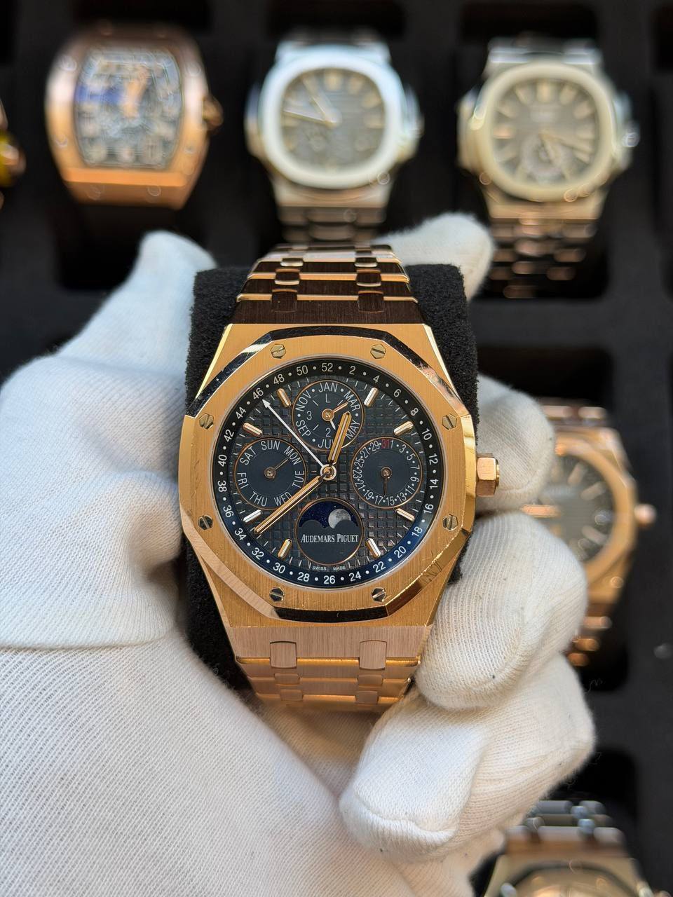 May be an image of wrist watch and text that says '48 JAM NOV SF 40 38 3 O 05.3. 12 국 HE A င ဟိ 32 30 28 ILCEMARSPIGI PIGLE 新 '