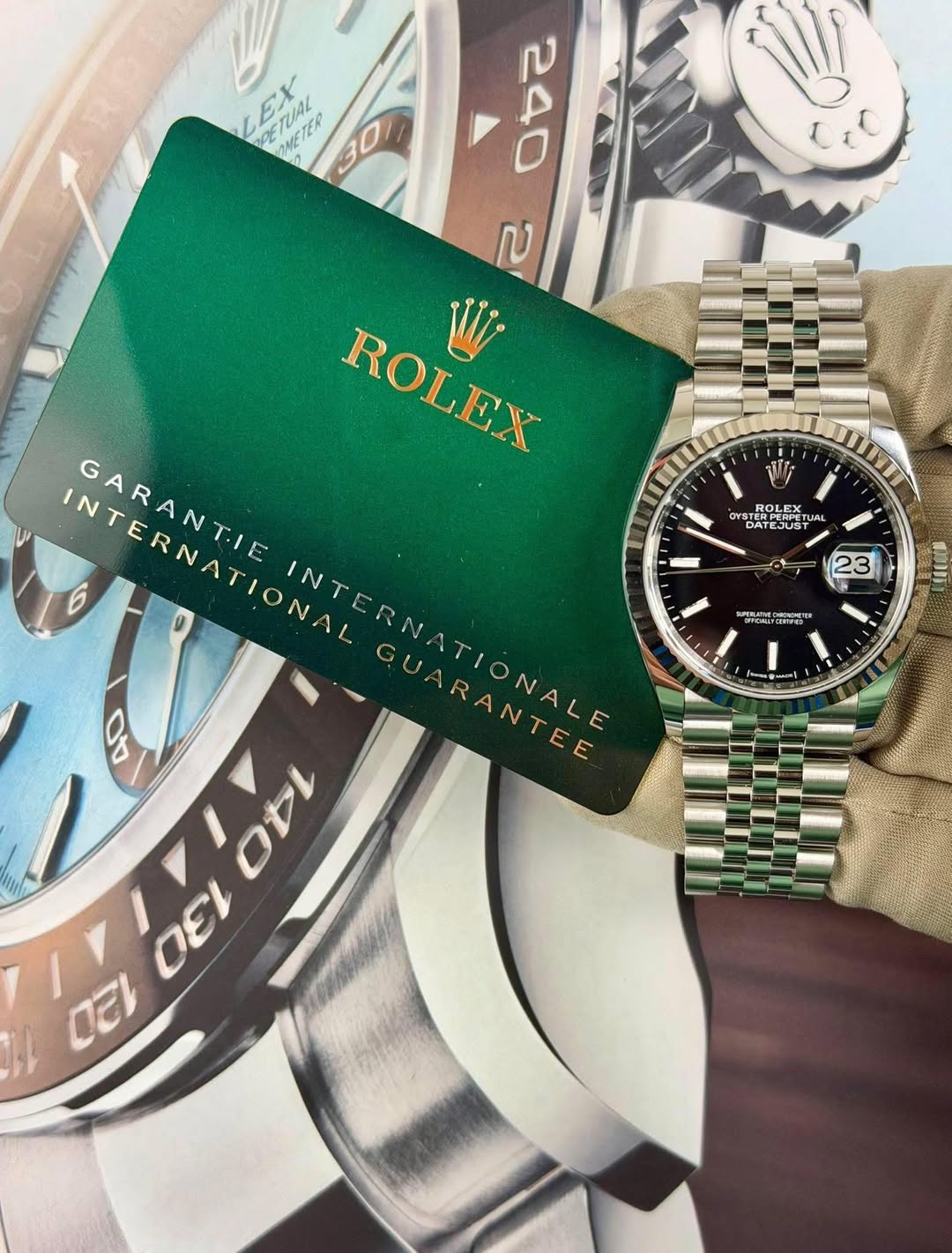 May be an image of wrist watch and text that says 'LEX 3EUA เ5ย็น MEETEP หม NSTERPER ROLEK PE TUAL TUAL DATE DATEJU: ATEJ TEJUS JUET APE-T TEJU P ロ己 2 ROLEX ROLEX W INTERNATIONAI…