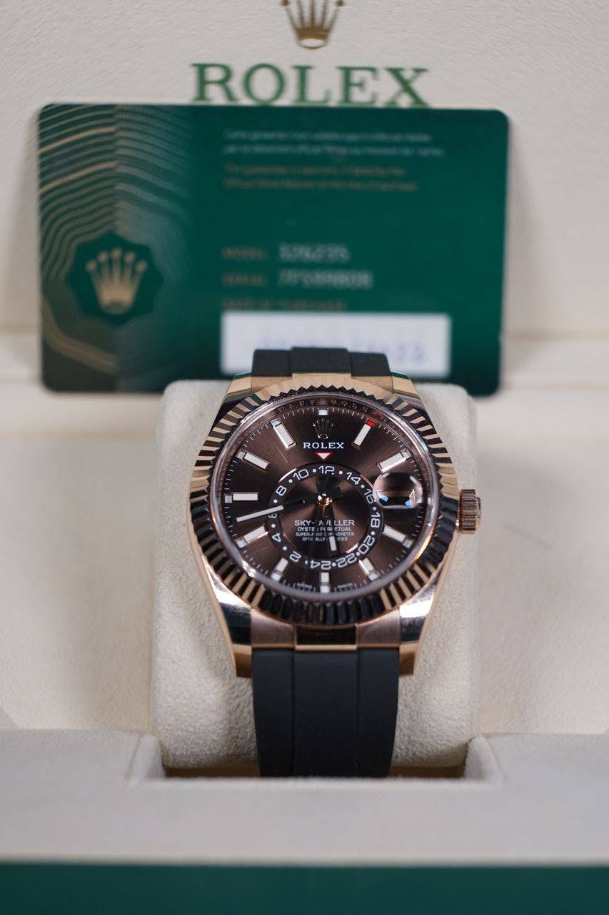 May be an image of wrist watch and text that says '8 10 0 ビレ 71 ROLEX 4 4 0.22.2q በራድ0 OS 40 02. QI 3い و E'