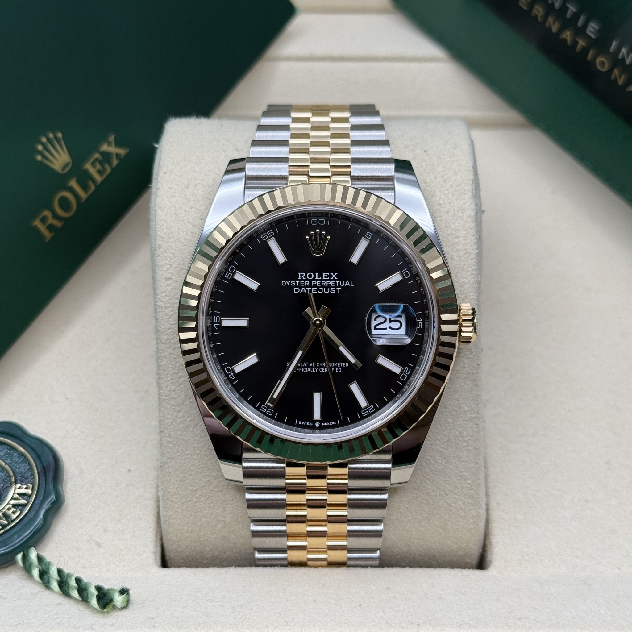 May be an image of wrist watch and text that says 'យត ROLEX CYST YSTERPERPE YSTE ATEJUST TERPERPETU PERPETU PETU STST AL DA EDUII EJUST 25 30 10 I CAILYCE 成口 樂 I 1sams ENg ي'