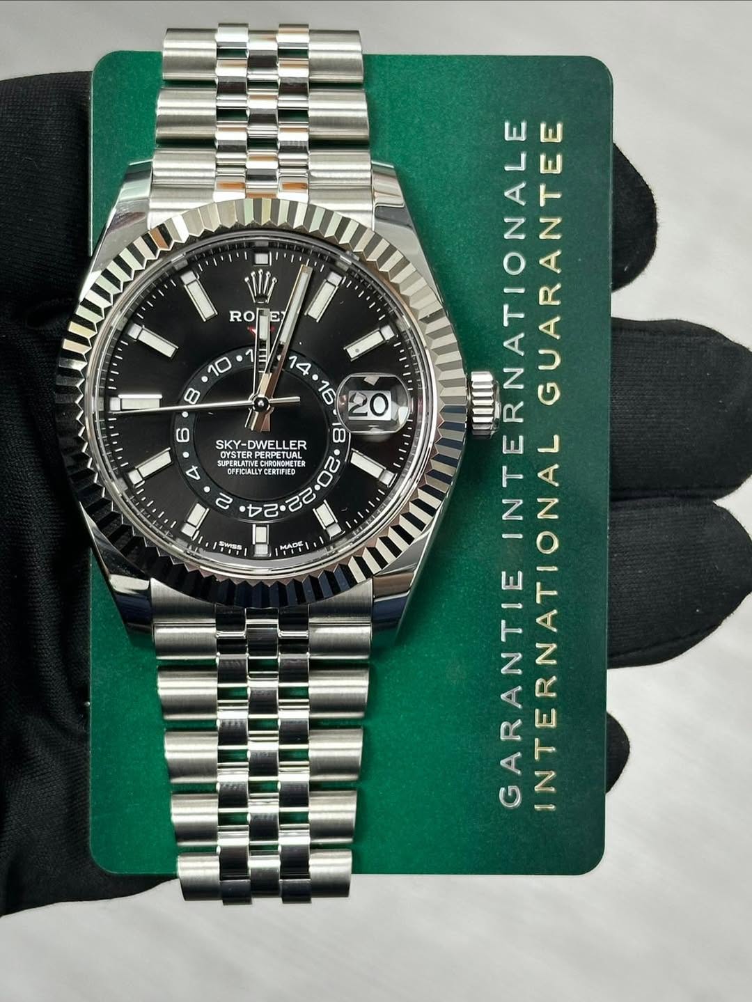May be an image of wrist watch and text that says 'Wy RO ROFE 0า 10 8 D SKY- SKY-DWELLER LER মপাার SUPERLATIVE CERICUALLY CEFICIALLY PEALATIVECHINOMETE CESTIFEDO CHeиoHETER TURL…