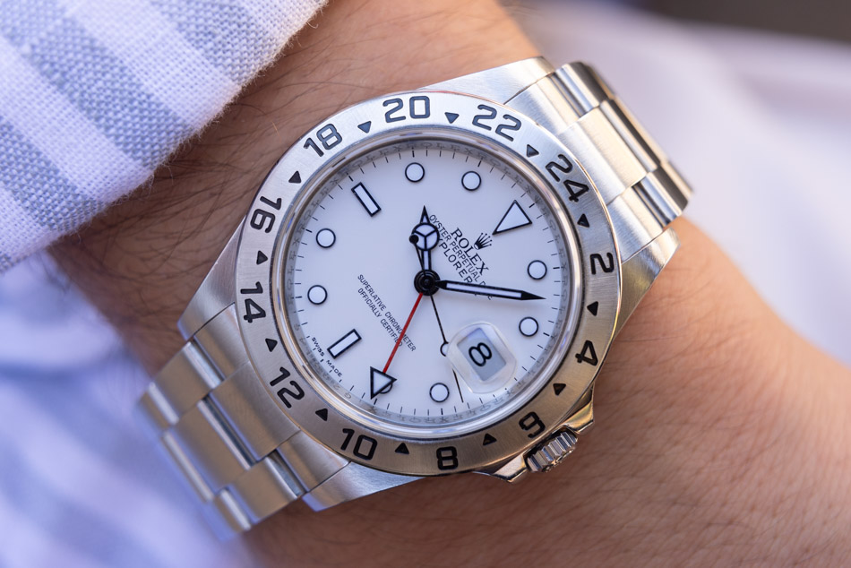 May be an image of wrist watch and text that says '20 22 o 24 OYSTEXPLO OVSTEROLEX PERPETUAL W ٧ o O I O SUPERLATIVE DESICIAVE CERTIFI CHRONG CHRONG SWISS ETER ወ 2 I 0e O 2 4'