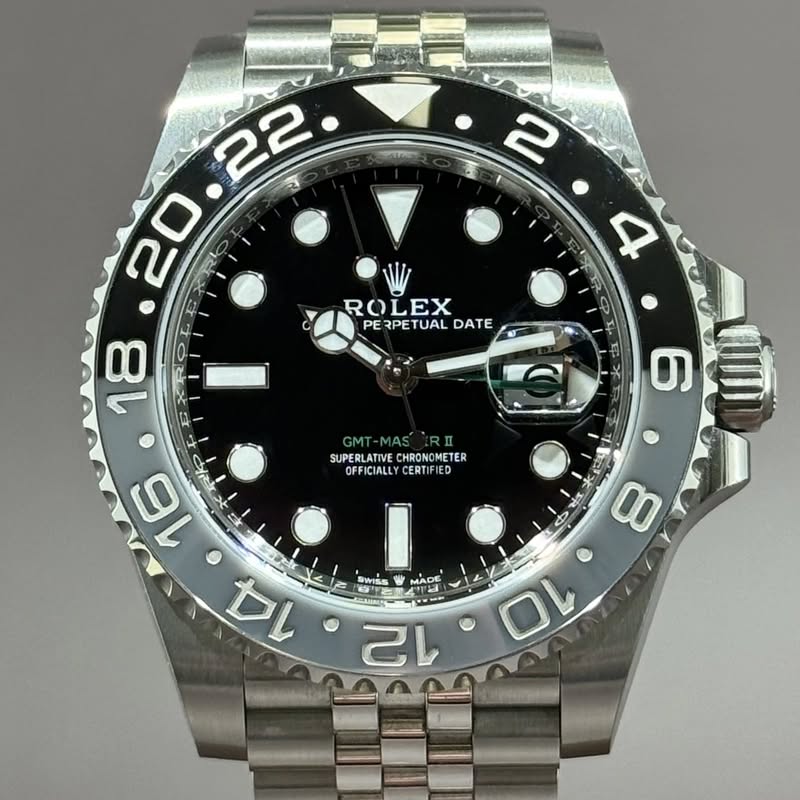 May be an image of wrist watch and text that says 'STe ROLEX PER PERPETUAL PET ETUAL DATE PE 6 SUPERLATIVE CHRONC CHRONCMETER SUPERLATIVECHRONCMETER TE ETER OFFICIALLY…