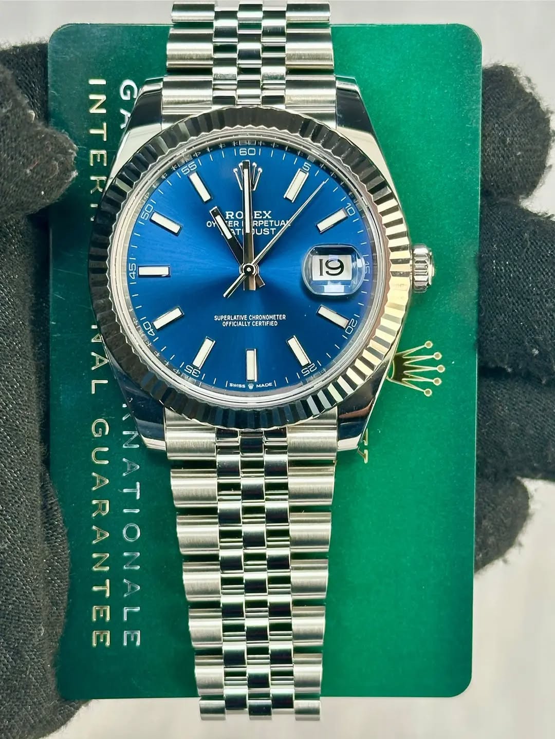 May be an image of wrist watch and text that says ' IIEEE 50 RO OY. TERI ATI EX RPETUA UST 10 45 19 ک2 الله 40 SUPERLATT SUPERLATIVECHR CHRONOMETER OFFICIALLY…