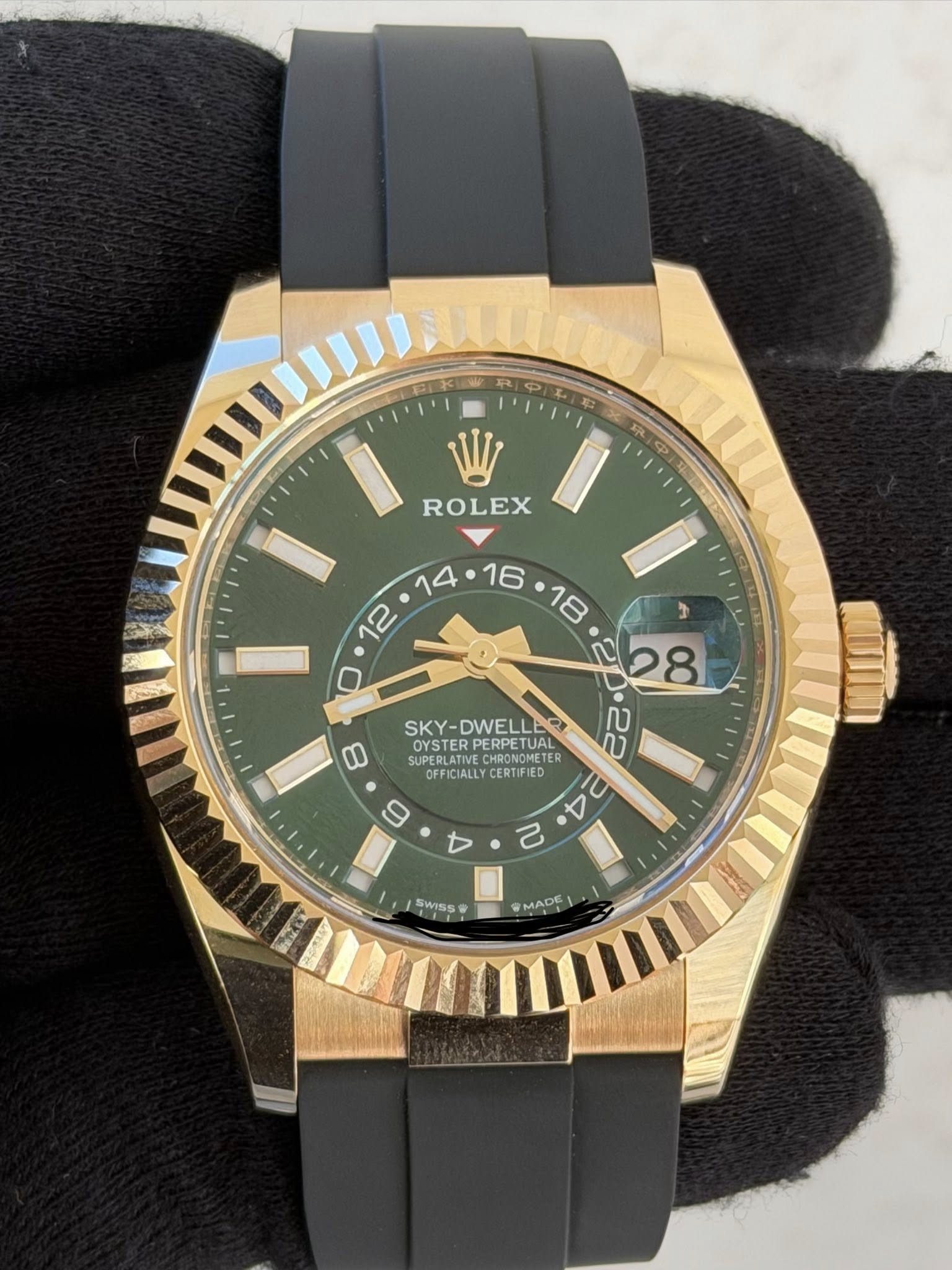 May be an image of wrist watch and text that says 'ROLEX 14 16 ·18 12 ' b8 လ ഡ ထ SKY-DWELLEO SKY- ER OYSTER OYSTERPERPETU KEN PERPETUAL ERPETUAL SUPERLATIV OFFICIALLYCERTIFIED…