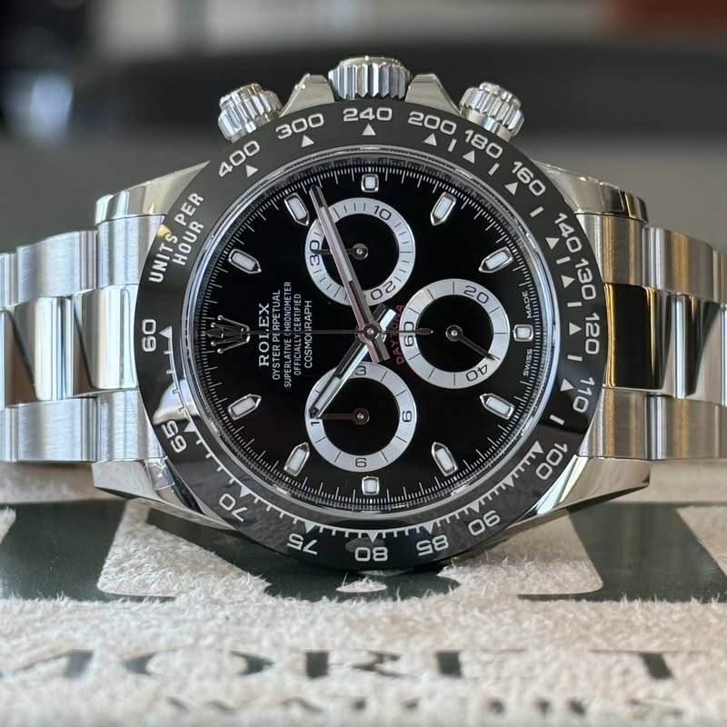 May be an image of wrist watch and text that says ' seepa 300 400 ER UNITS HOUR 11 10 11 မ e C 60 3 13 ROLEX ROLEX KRONOMETE STER CUPERLAMALL Ob מס SUNS 65 ம 110 6 PIAINI 1L N…