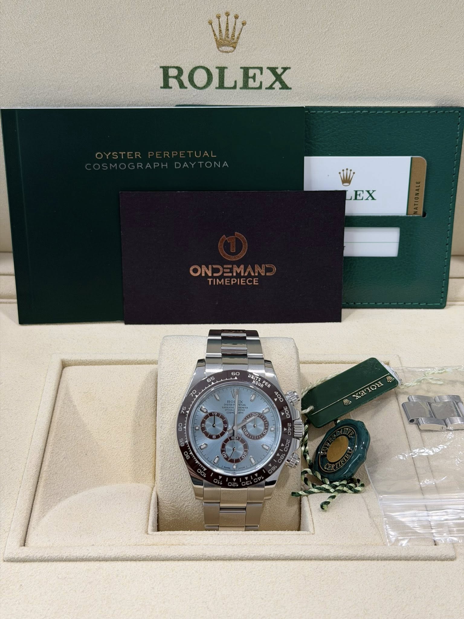May be an image of wrist watch and text that says 'ROLEX LEX ONDEMAN BADTE.PER AOυ ? 0'