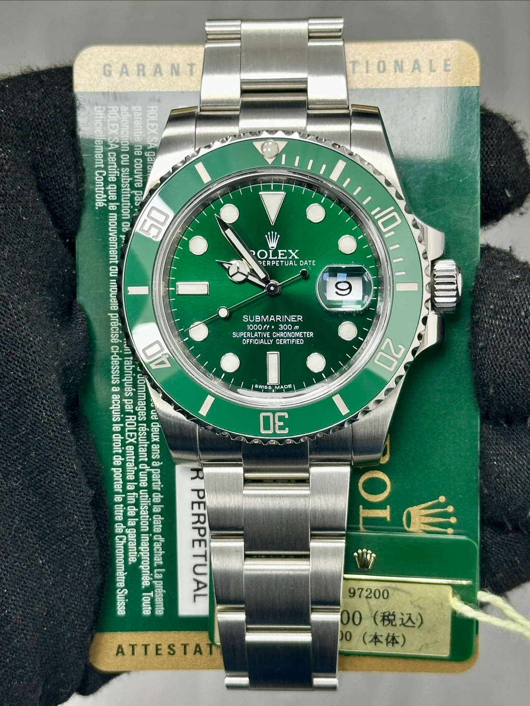 May be an image of wrist watch and text that says 'GARANT TIONALE OLEX EX ERPETUAL DATE 10 9 Dfficiell ROLEXSA SX garantie ROLEXSA lement certifie ι Contrólé. 등 응통인 que itution Da:…
