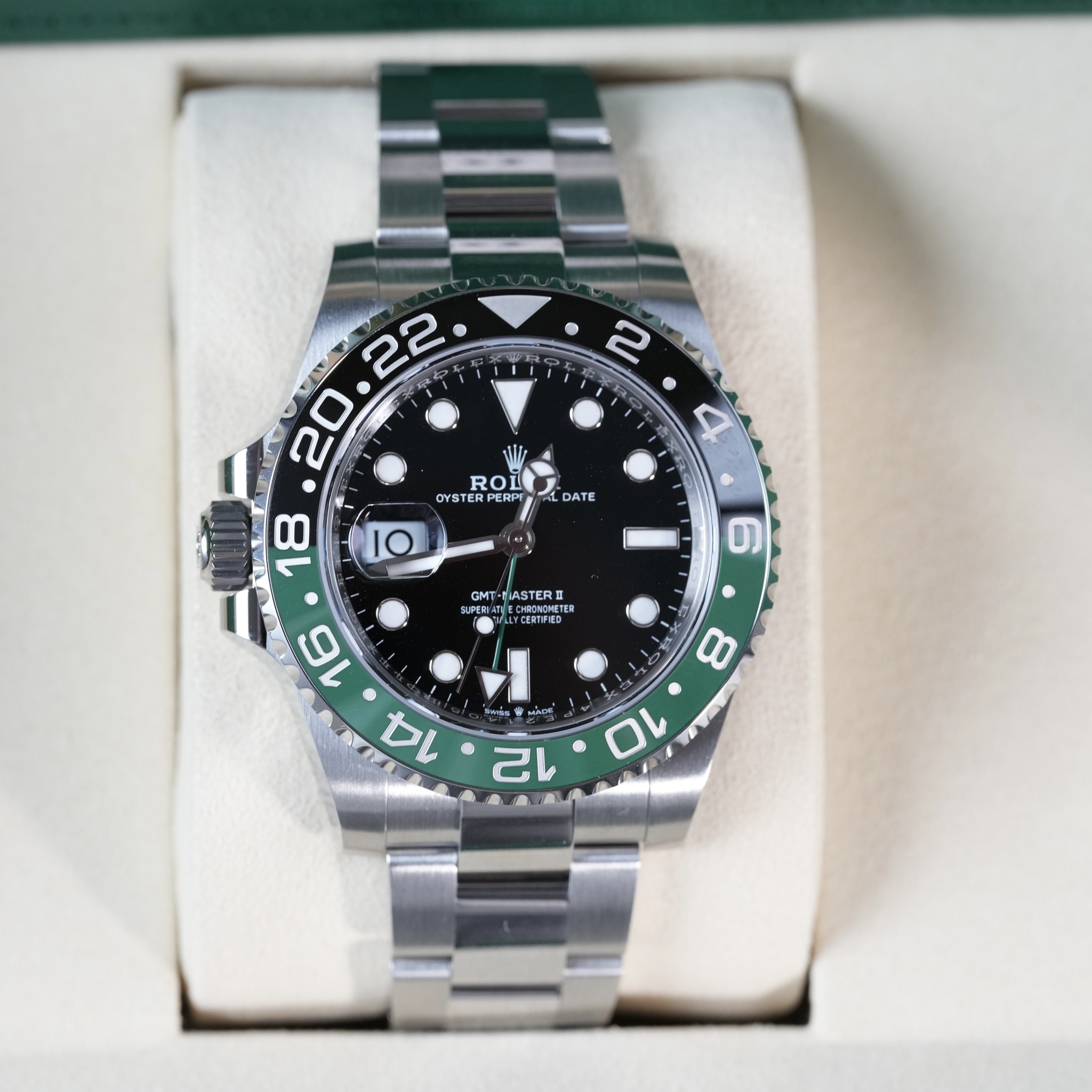 May be an image of wrist watch and text that says ' ROL DYST YSTERPE STER PERP 10 DATE GMT- GHT-FIASTERD SLFERA OMANORETE 6 神瓜 18 16 14 ات misN 12 8 10'