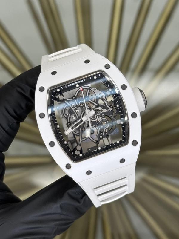 May be an image of wrist watch and text that says 'MILLE RICHARD'
