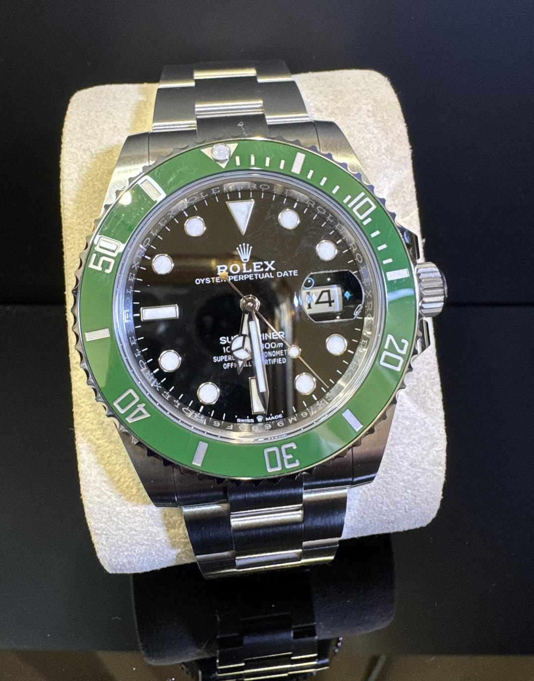 May be an image of wrist watch and text that says 'ن 10 50 ROLEX ROL EX DATE OYSTE..! OYSTE..PERPETUAL PERPE ဝေ 1 F 4 SU INER 100m ONOMET RTIFIED SUPERL OFF රකය AO 1 ロ一 20 Seda…