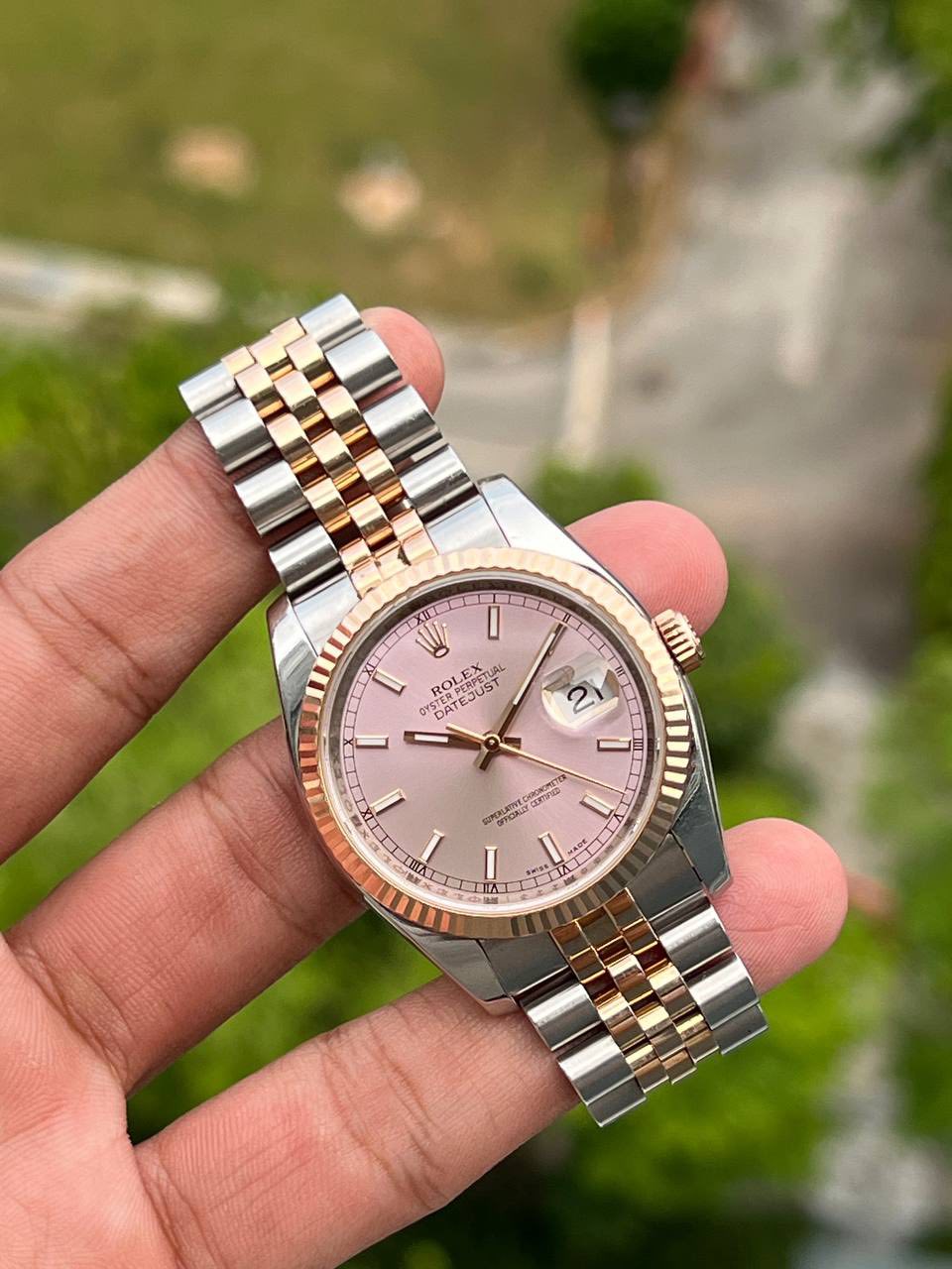 May be an image of wrist watch and text that says 'ロ ا L ROL STERPERPETUAL Lke LE EX PTUAL AL OYSTER YSTERPERPETU DATE DATEJUST EJUST ស 紙 I 川 ตพา A'