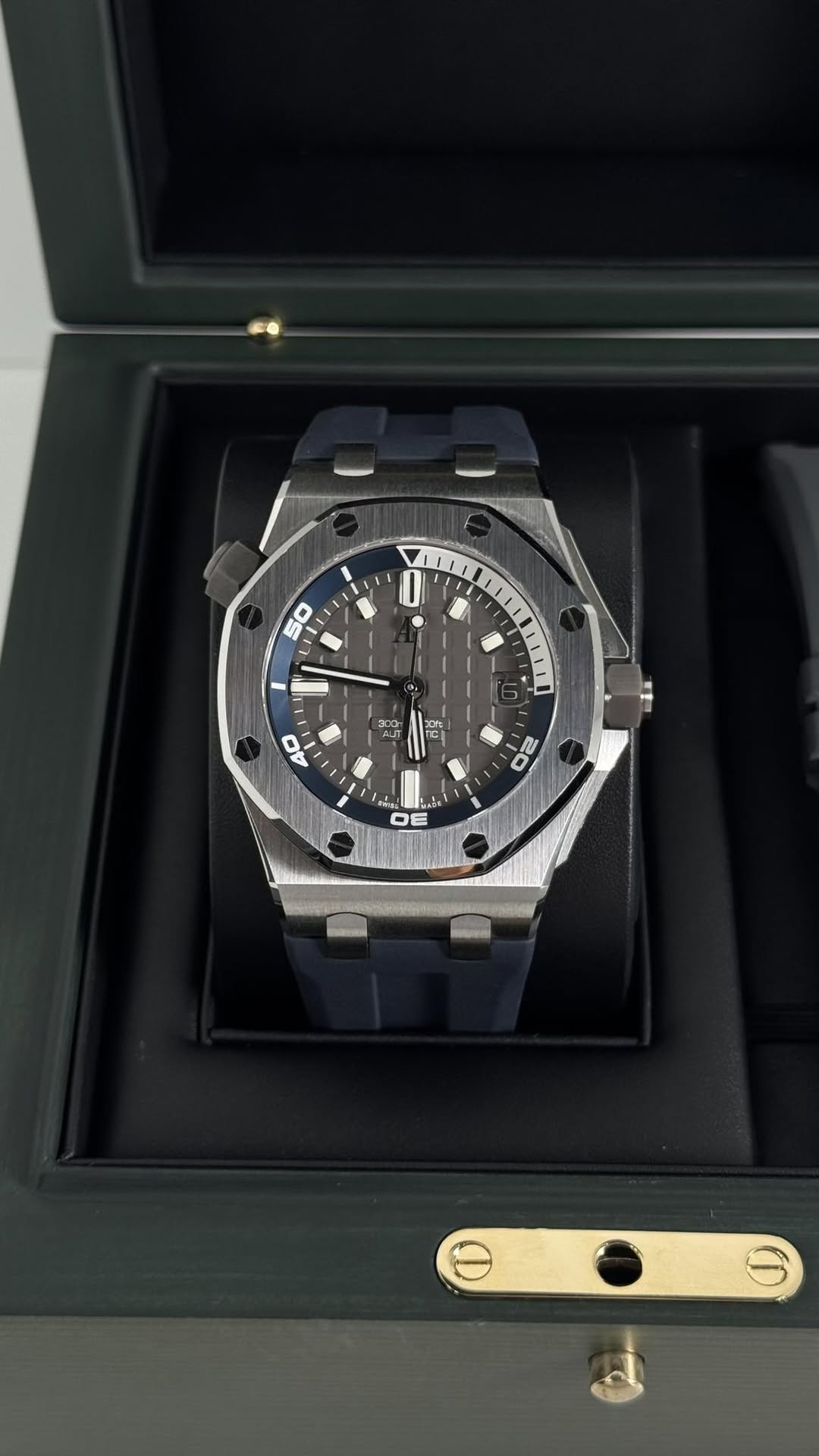 May be an image of wrist watch and text that says '0 50 I 30% AC 20 H shN DE'