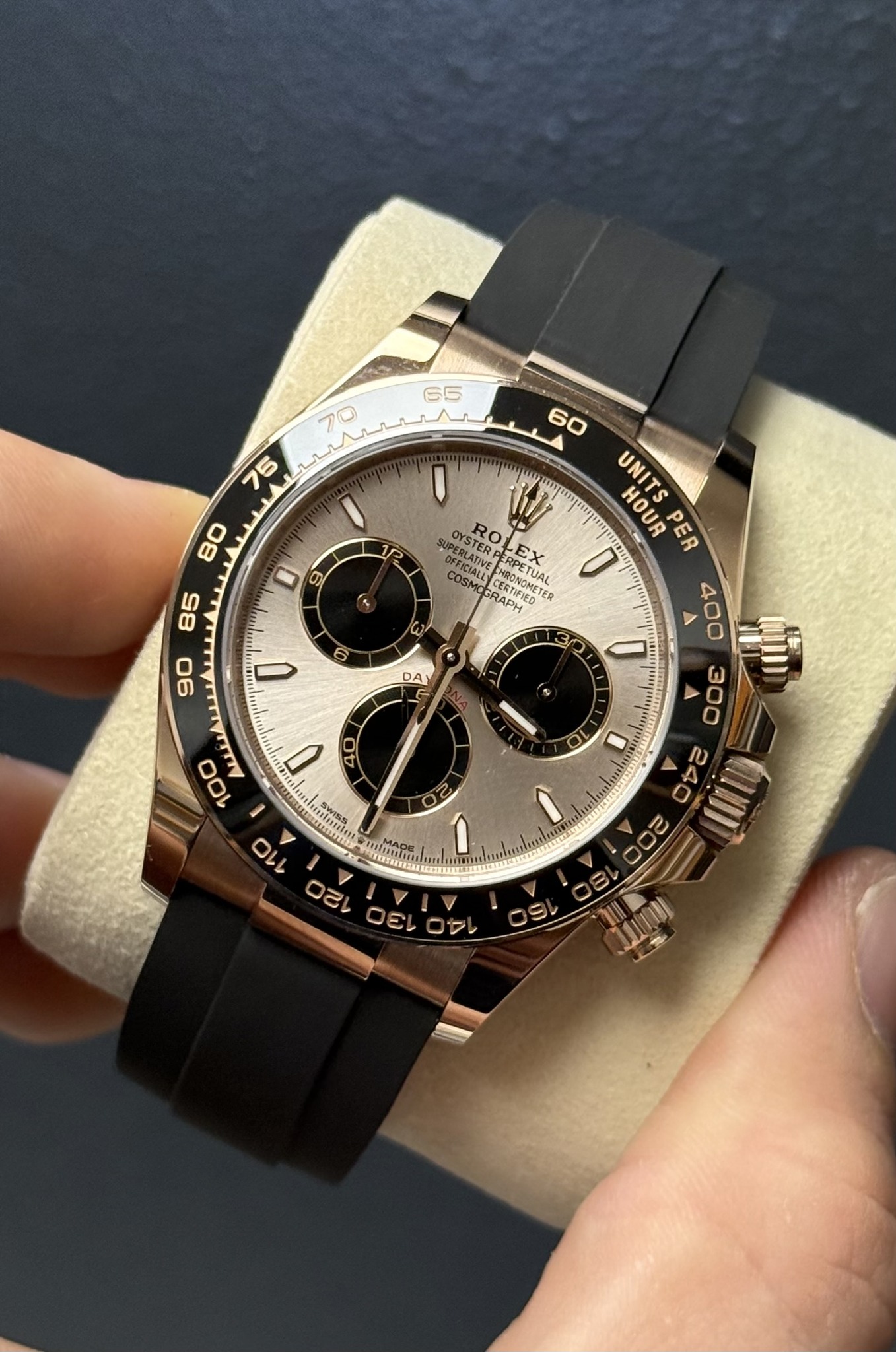 May be an image of wrist watch and text that says '65 ععلم 70 75 1P 9 ٤ 80 85 90 RO RO SUPERLATVE OYSTER E CRLATE OYSTEREEOE LEX cHeAлиHeTe RPETUAL COSMO FFICIALEY BOEAOME…