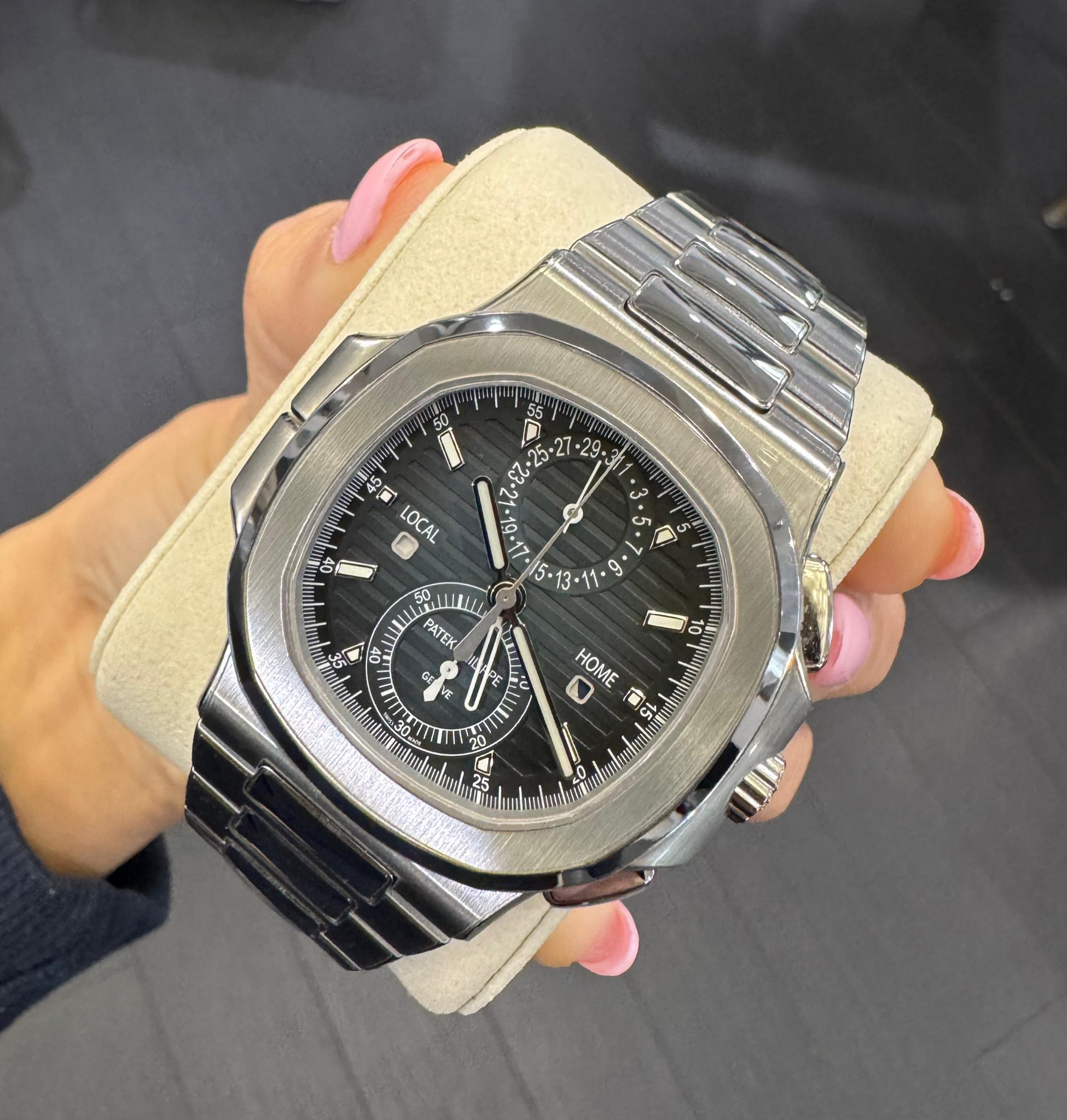 May be an image of wrist watch and text that says '50 5 20 LOCAL 25.2 -29. ج2 فر •3 ن 3 5 తా 5 အ 0 PATEK 40 10 V V خه คุชร 4 BAL 2 mtbnshunhun 2 O ב HOME 15 0'