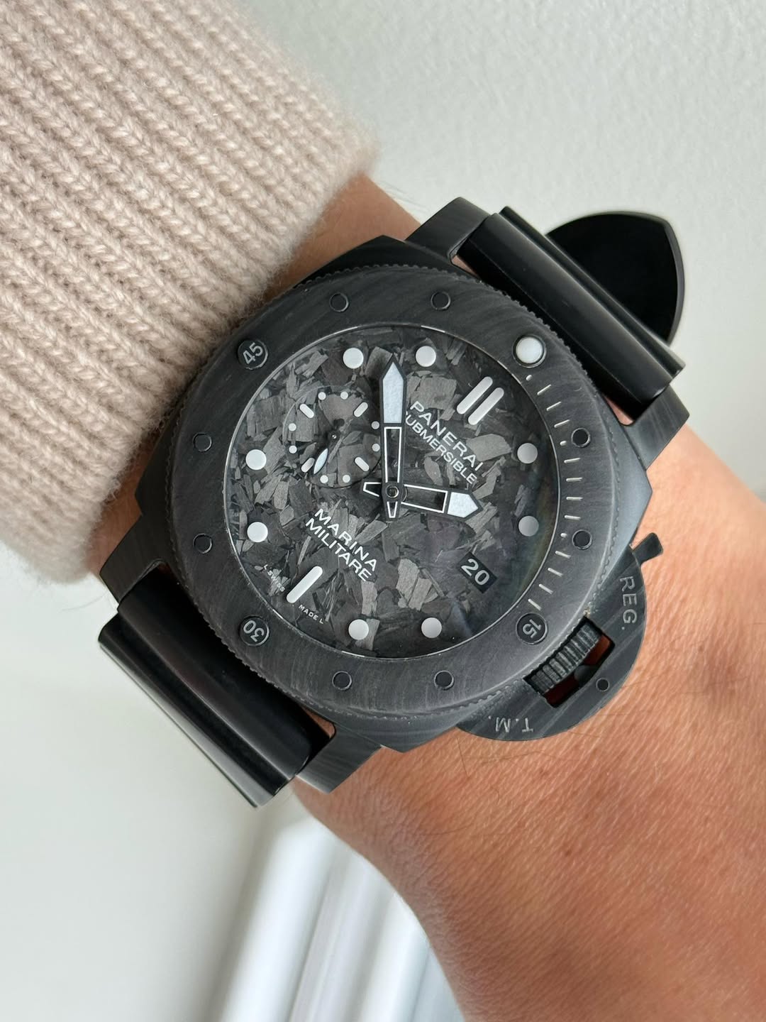 May be an image of wrist watch and text that says '45 UBMERA, UBME UBMEROTA PANERAI MERRAI ASIBLE ASIBI! E MIL MILITARE MARINA MA MA MARINA ITARE MADK A0 L REG RE W'1.'