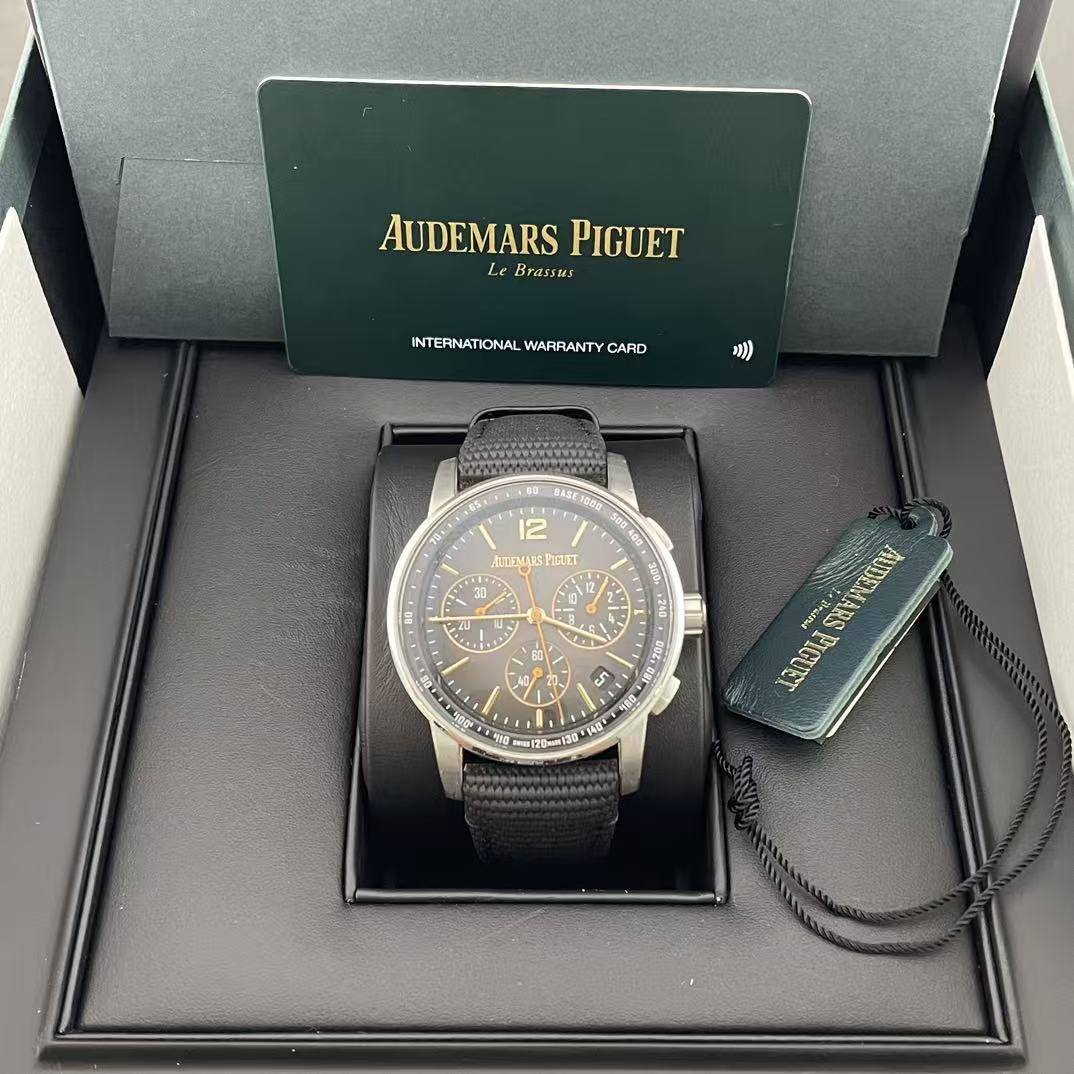 May be an image of wrist watch and text that says 'AUDEMARS AUDEMARSPIGUET PIGUET Le Brassus INTERNATIONAL TIONAL WARRANTY CARD INTERNA x0)) AITEMUSPIRAET _ い 1240 C X ٠ e 63 。…