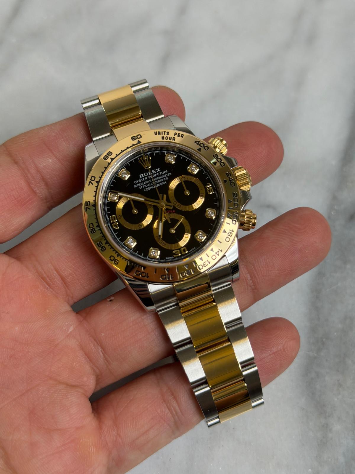 May be an image of wrist watch and text that says '60 UNITS UNITSPE PER HOUR 65 ข 三年明 1 70 ፈብ 60 160 ك 44 पर 0 3 2 7'