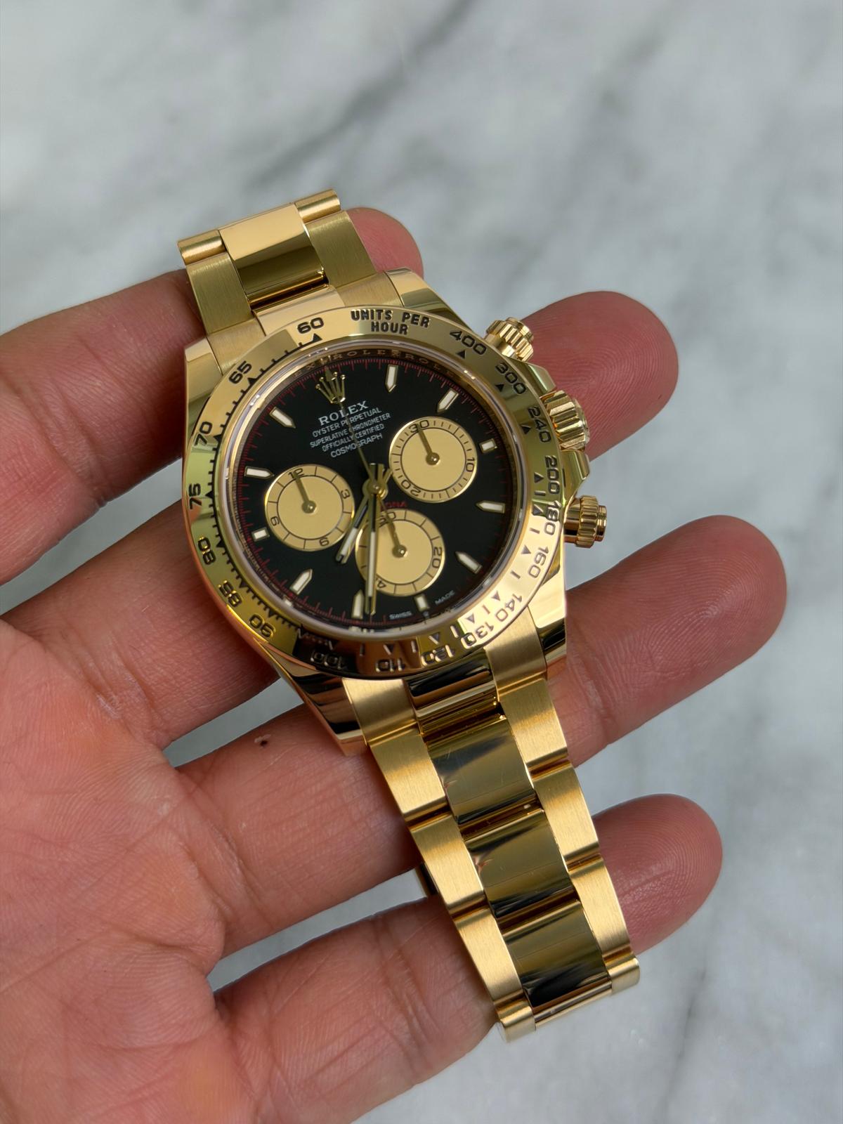 May be an image of wrist watch and text that says '60 UNITS I 75..70 0 I 1 TOLLLI س O 2 د D νει 4 0 A A و'