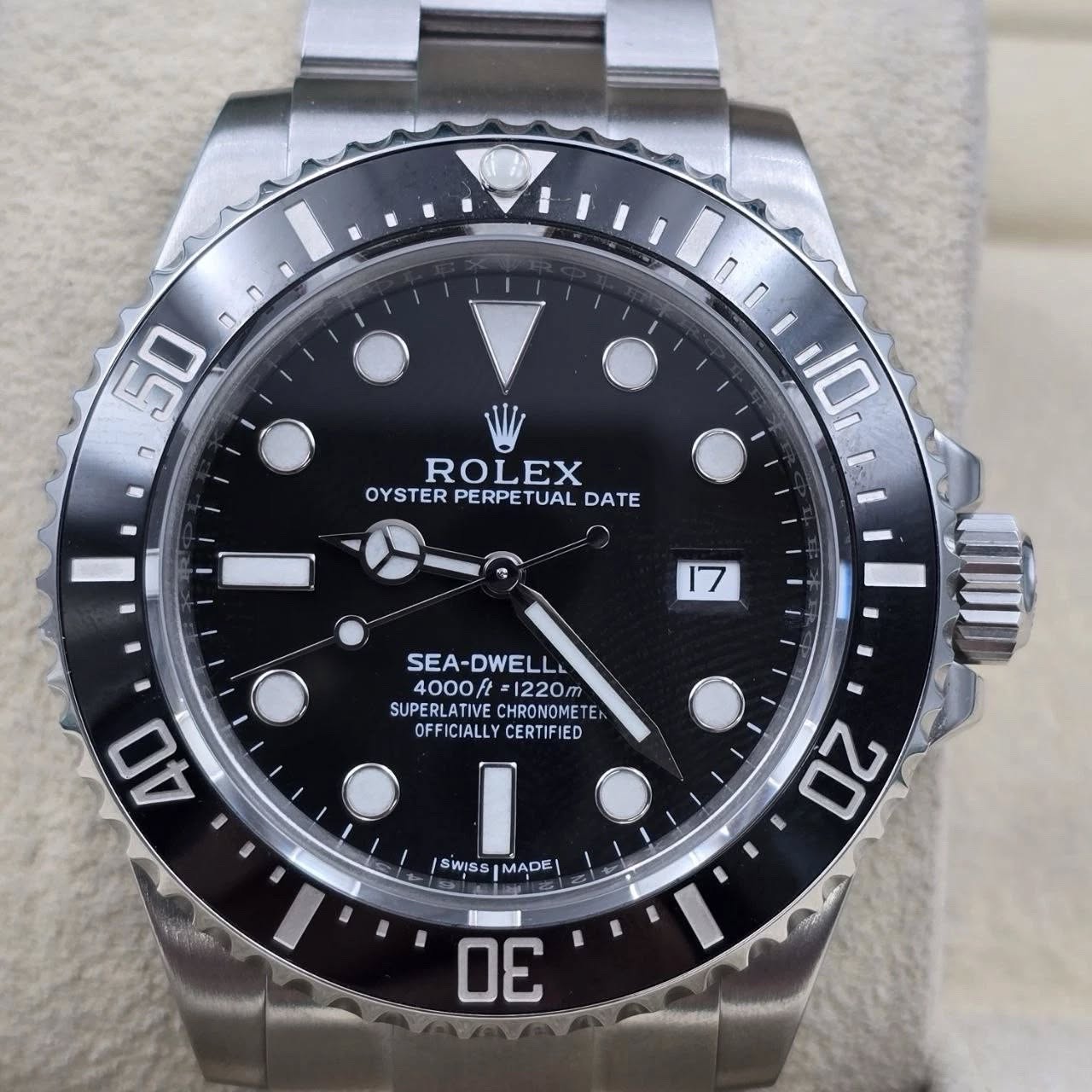 May be an image of wrist watch and text that says '50 0 า Toui 10 ROLEX OYSTER PERPETUAL OYSTERPERPETUALDATE DATE 17 SEA-DWELLL 4000ft =1220m SUPERLATIVE SUPERLATIVECHRONOMETER…