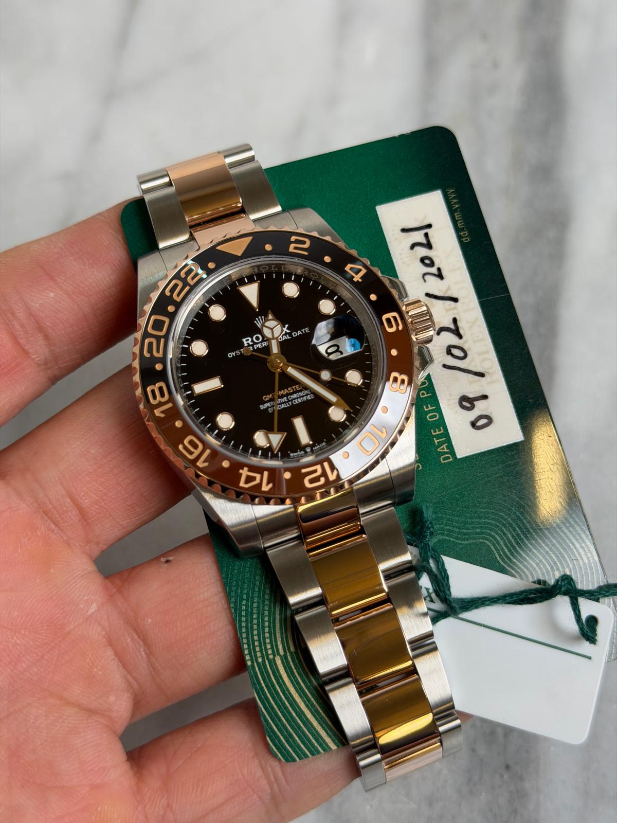May be an image of wrist watch and text that says '2 X AT RO oYs 18 16 ECEED 1702 6 8 : 102 P F OF E 09 DATE • 10 0 12 ه'