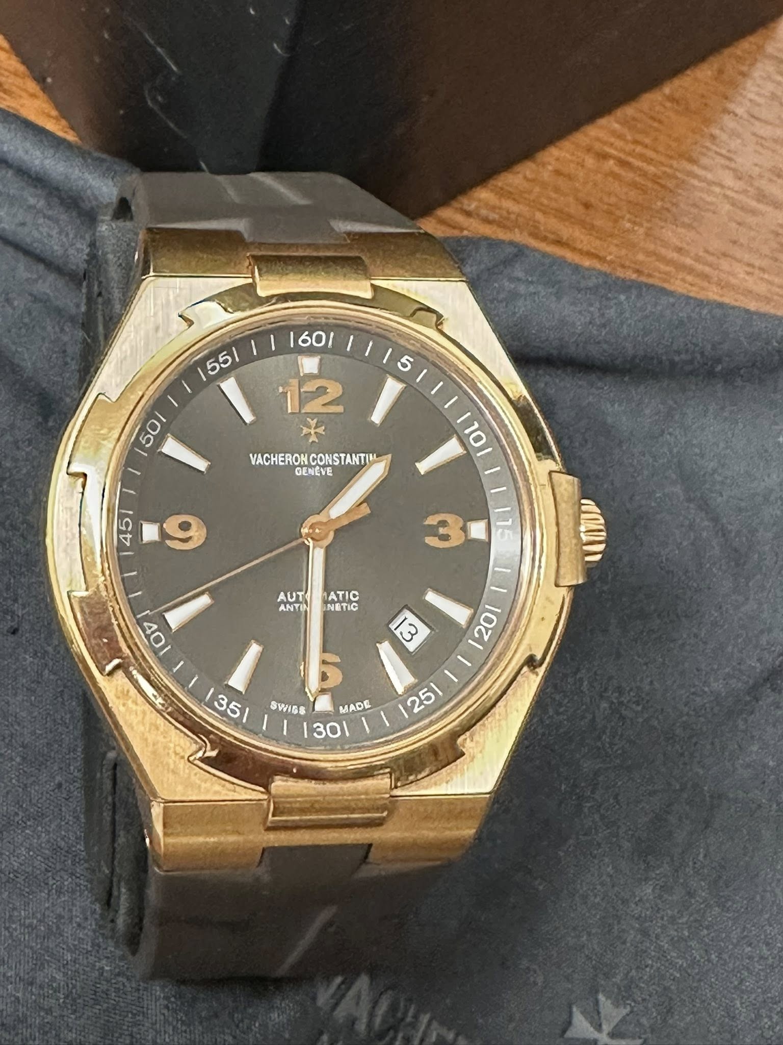 May be an image of digital watch and text that says '160 55/ 5 50 12 VACHERON VACHERON.CONSTANTI CONSTANTIM GENEVE 10 CV 9 15 3 AUT Αρ ATIC ANTI NETIC NET ለበዉን 00 3 20 S ค SWISS…