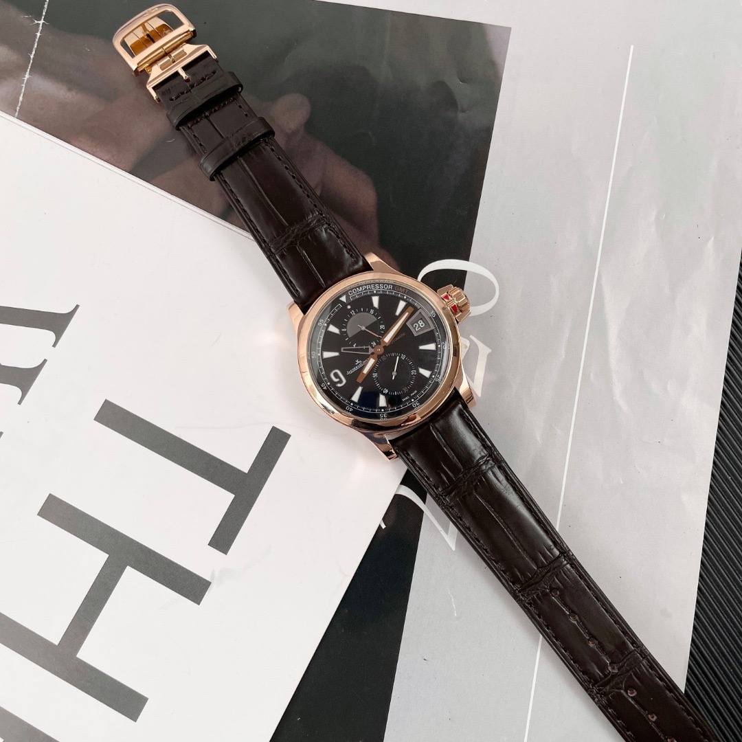 May be an image of wrist watch and text that says '28 و T'