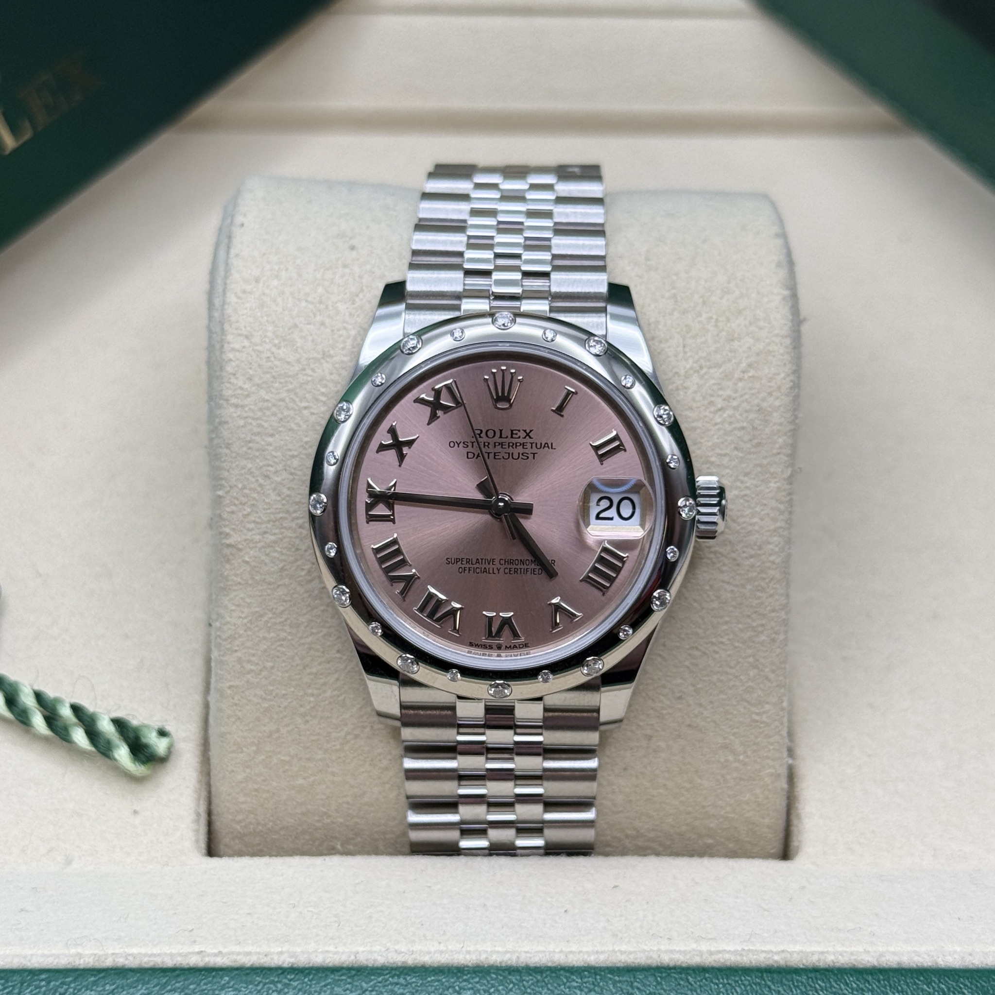 May be an image of wrist watch and text that says '냉 F X 중 = m20 IIII 20 وہا 5 mI ® لِا የዕ لم H'