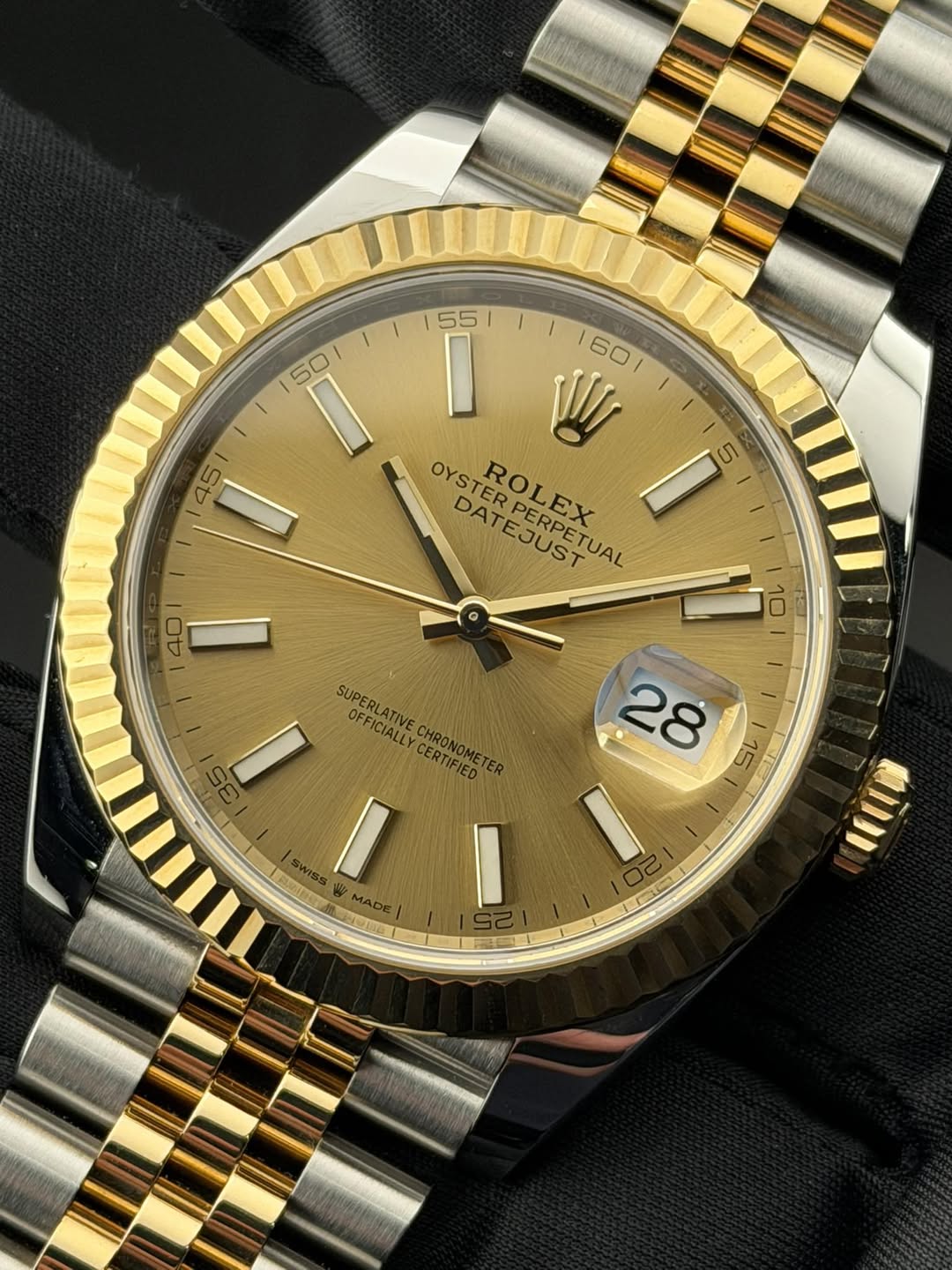 May be an image of wrist watch and text that says '45 5 155|1 55 50 I ー 60 W OYSTER DATEJUSTUAL OYSTERPERPETUAL DATE DA ERPERPE ROLEX ATEJUST ERPERDE PERPETUAL EPETUAL SUPERLATI…
