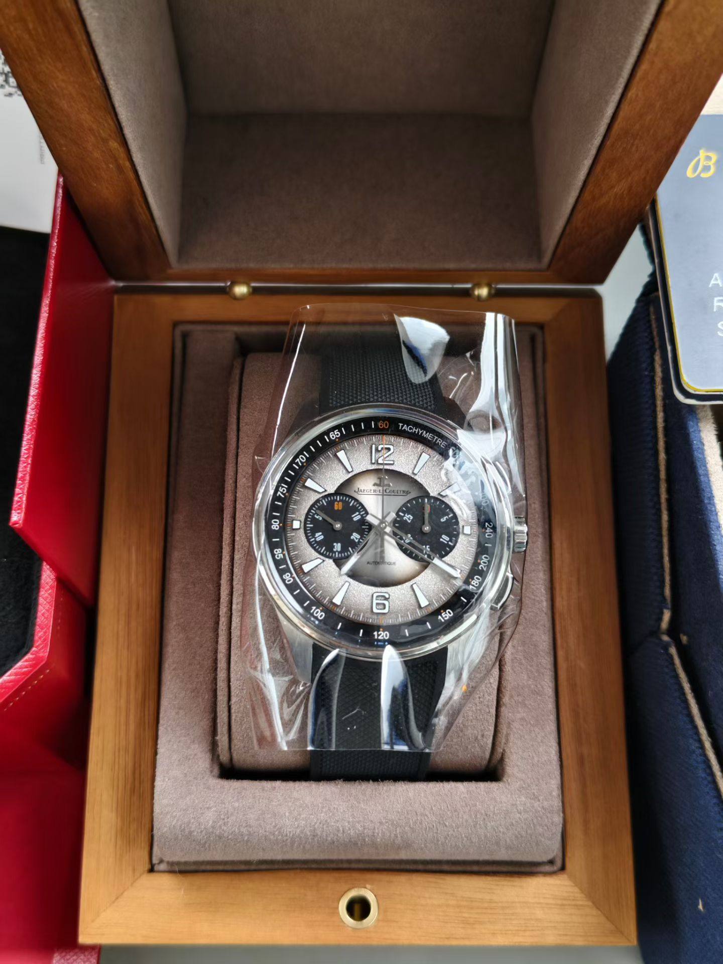 May be an image of wrist watch and text that says 'B 05 ACHYMETR 12 JAKER T te 1 P 宝 06 i ជាង わ កា. P 150 120'