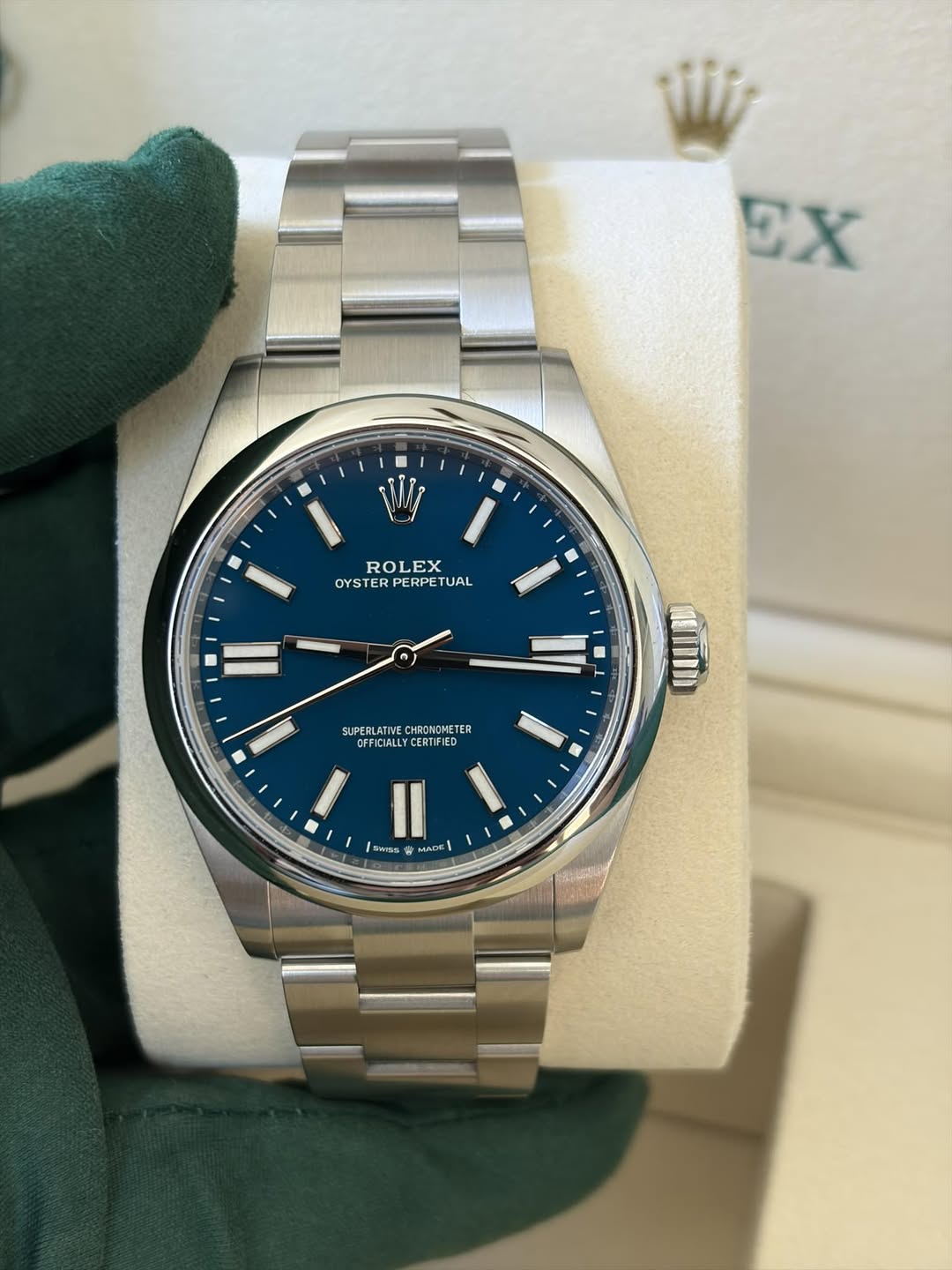May be an image of wrist watch and text that says 'EX ROLEX EX OYS OYSTER OYSTEPERPETUAL YSTERPERPET PERPETUAL PERPE TUAL 三 DID SUPEL FFICIALLY SUPERLATNE CHRONDMETER…