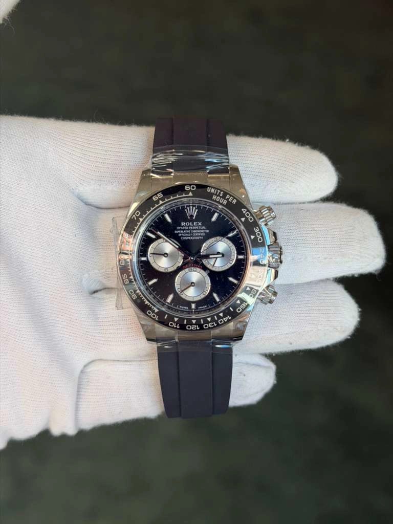 May be an image of wrist watch and text that says '60 65 70 W ROLEX PERATH """ DRNET UNITS HOUR PER PE 400 300 24L I yu B0 85 90 00 DOL O 0 O U OEL E לשם'