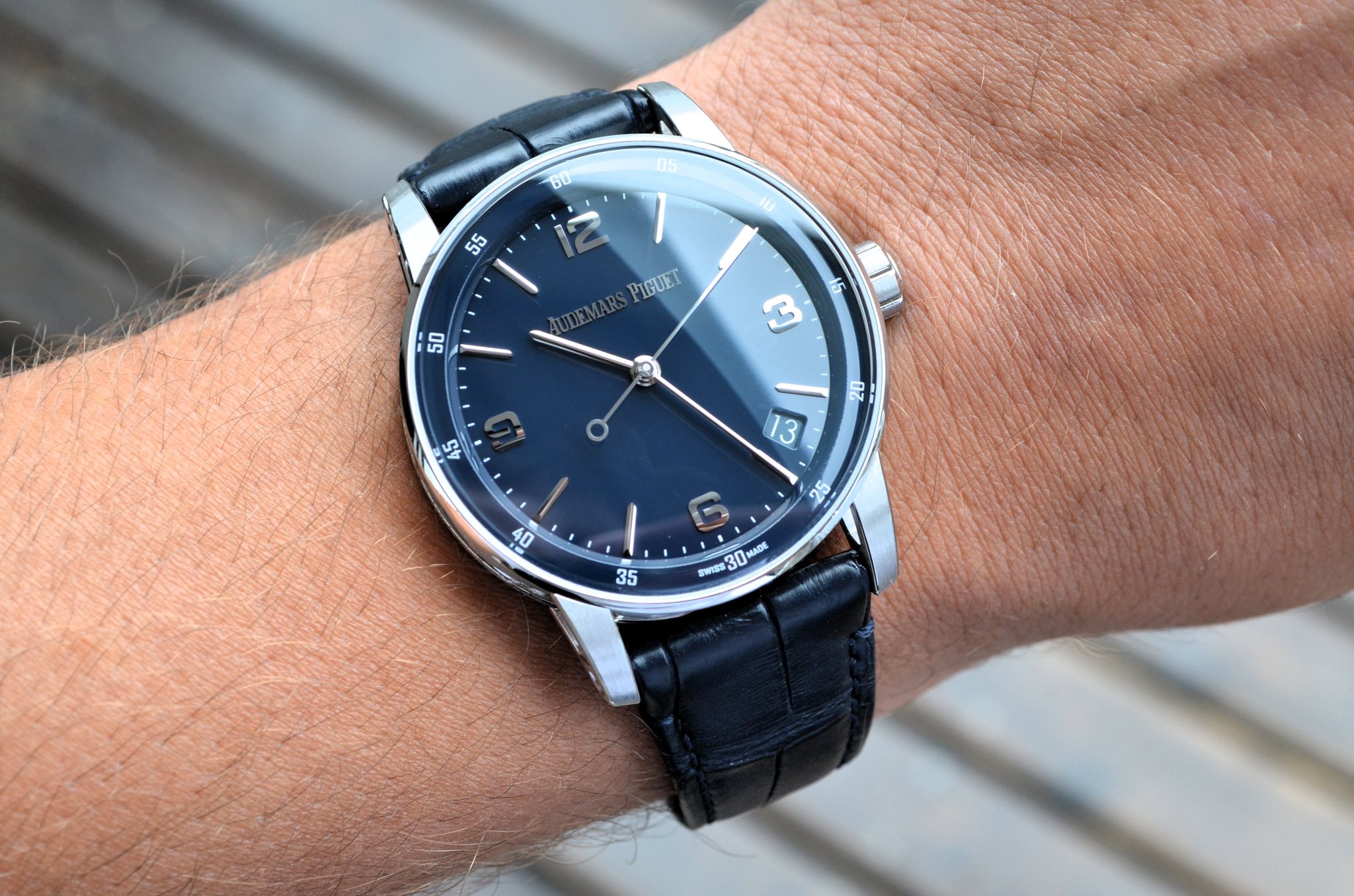 May be an image of wrist watch and text that says 'B4 55 05 I DEMARSPIGUET UDEMARSPIGUET PIGUET WES 3 30 30MADE 35'