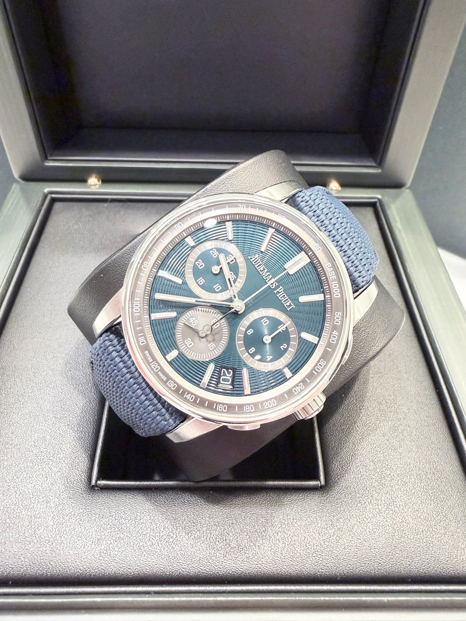 May be an image of wrist watch and text that says 'က 20 16 5 AUDEMALS 10 PIGUET 10 ASE ن OIl1 200 0य WELLU'