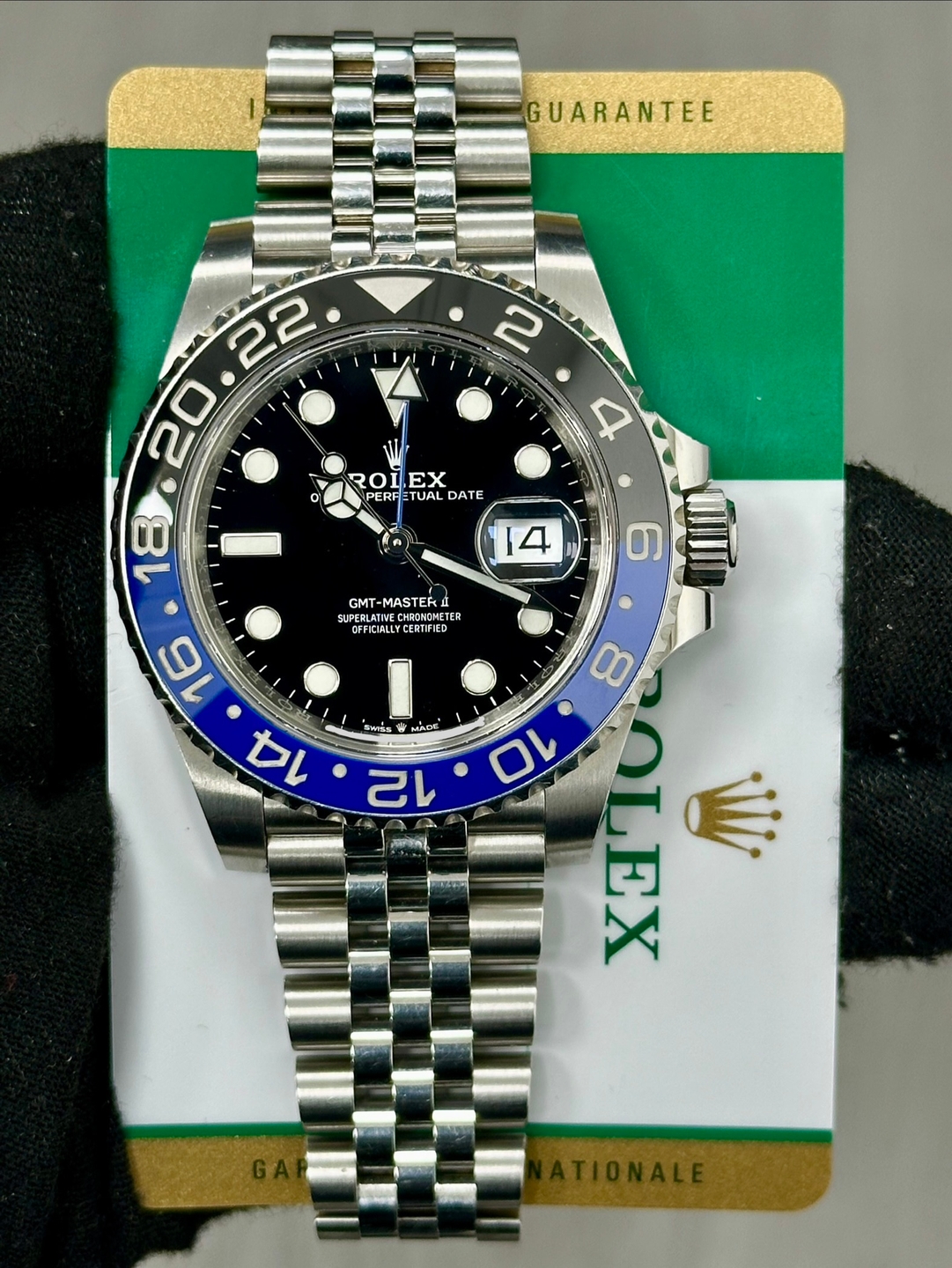 May be an image of wrist watch and text that says 'GUARANTEE C R0I ROLEX EX PERF TUAL DATE GMT GMT-MASTER MASTER CHRDNIOMET CrD TER SEPERLA M SLPERL ครอเคร FFICALLYCERTIFIED…