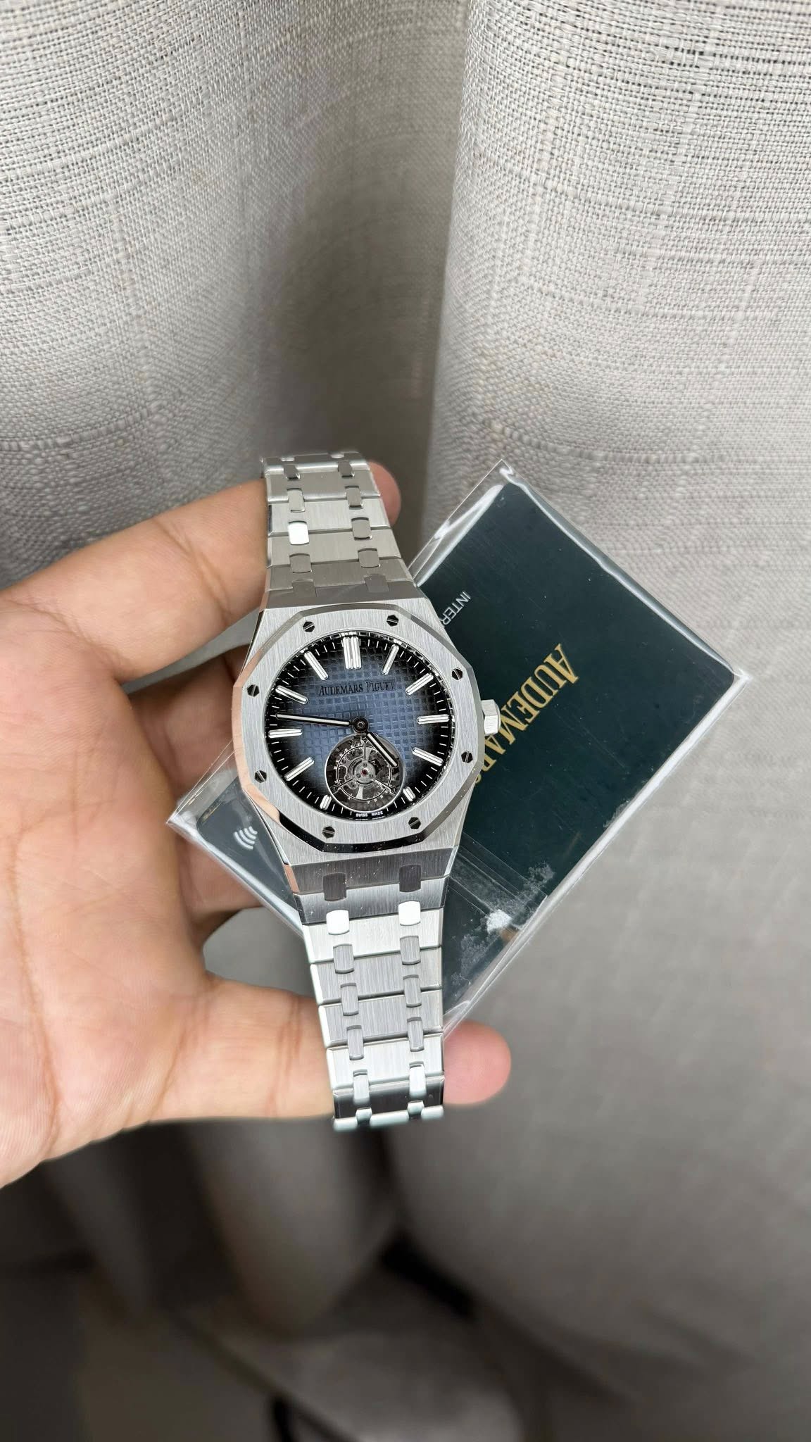 May be an image of wrist watch and text that says 'BINI 3 *'