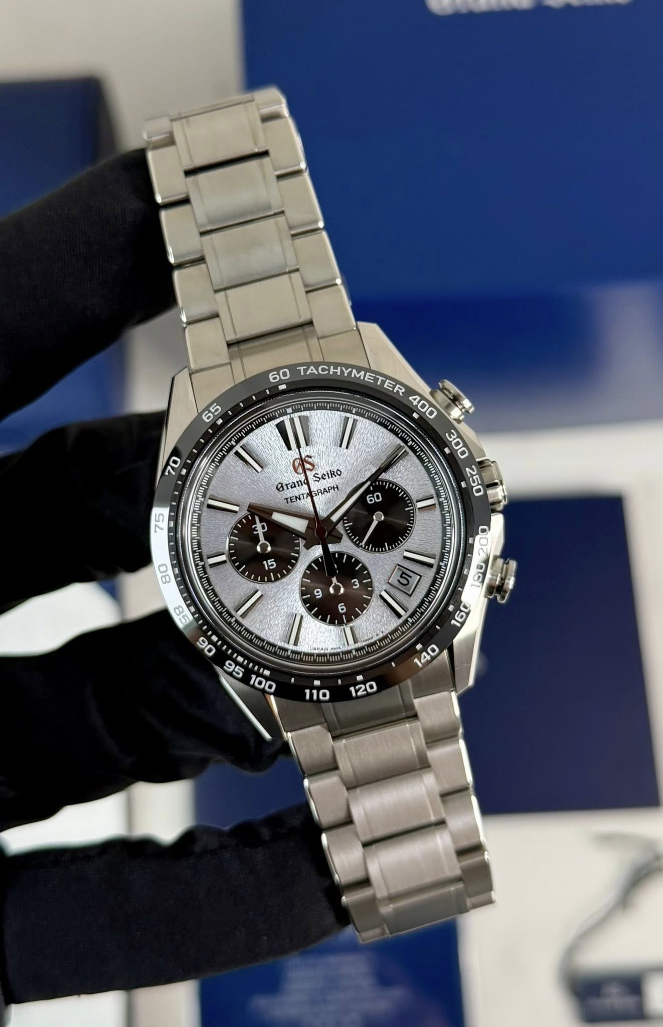 May be an image of wrist watch and text that says '70 60 TACHYMETER 65 400 1 ID 300 GraneSetko GAAPH SeiRo TENTA ١ 9 B 6 เค 29 XO De '