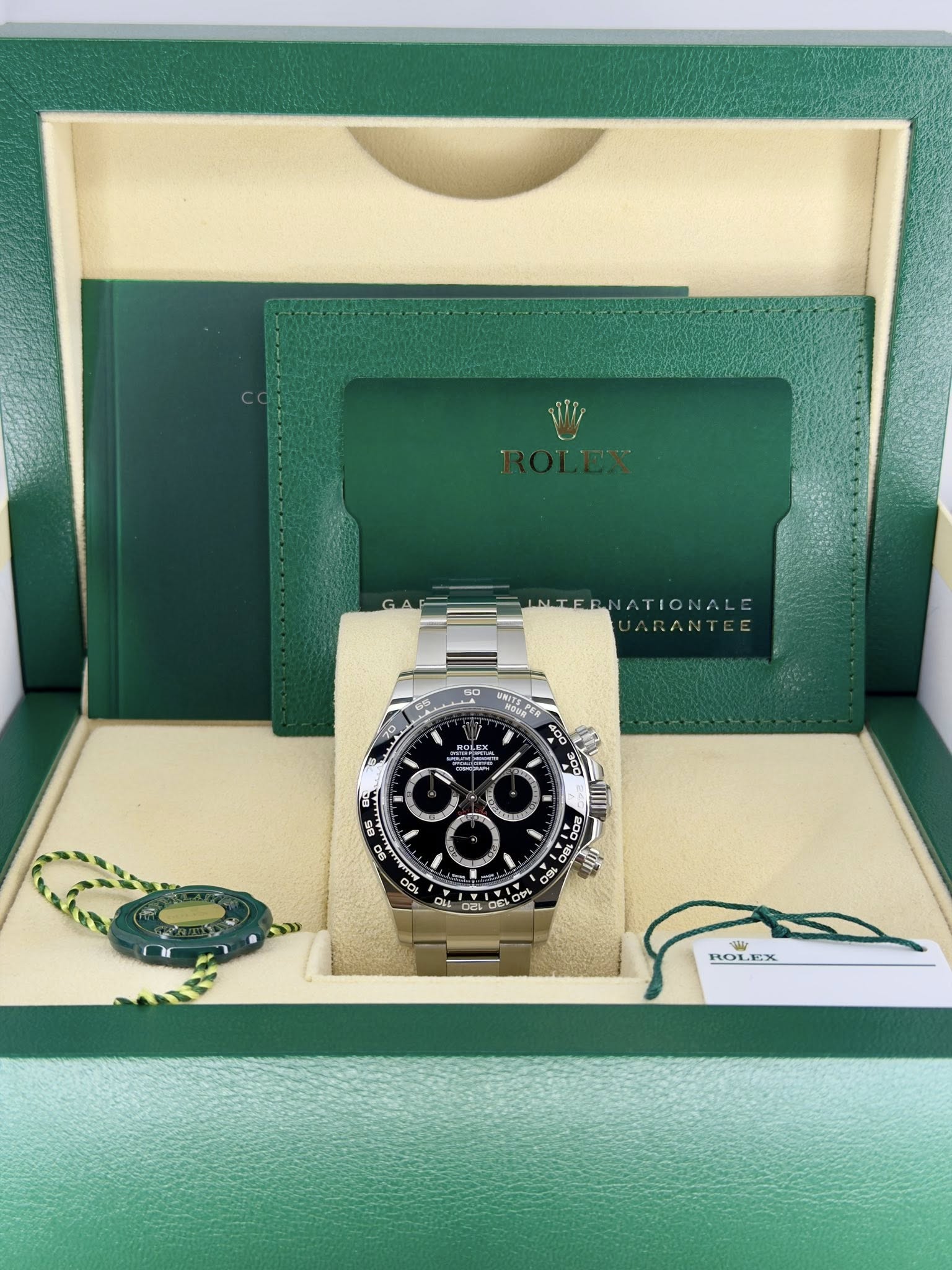 May be an image of wrist watch and text that says 'UWOUR BOLEX S D0 160 ROE ROLEX'