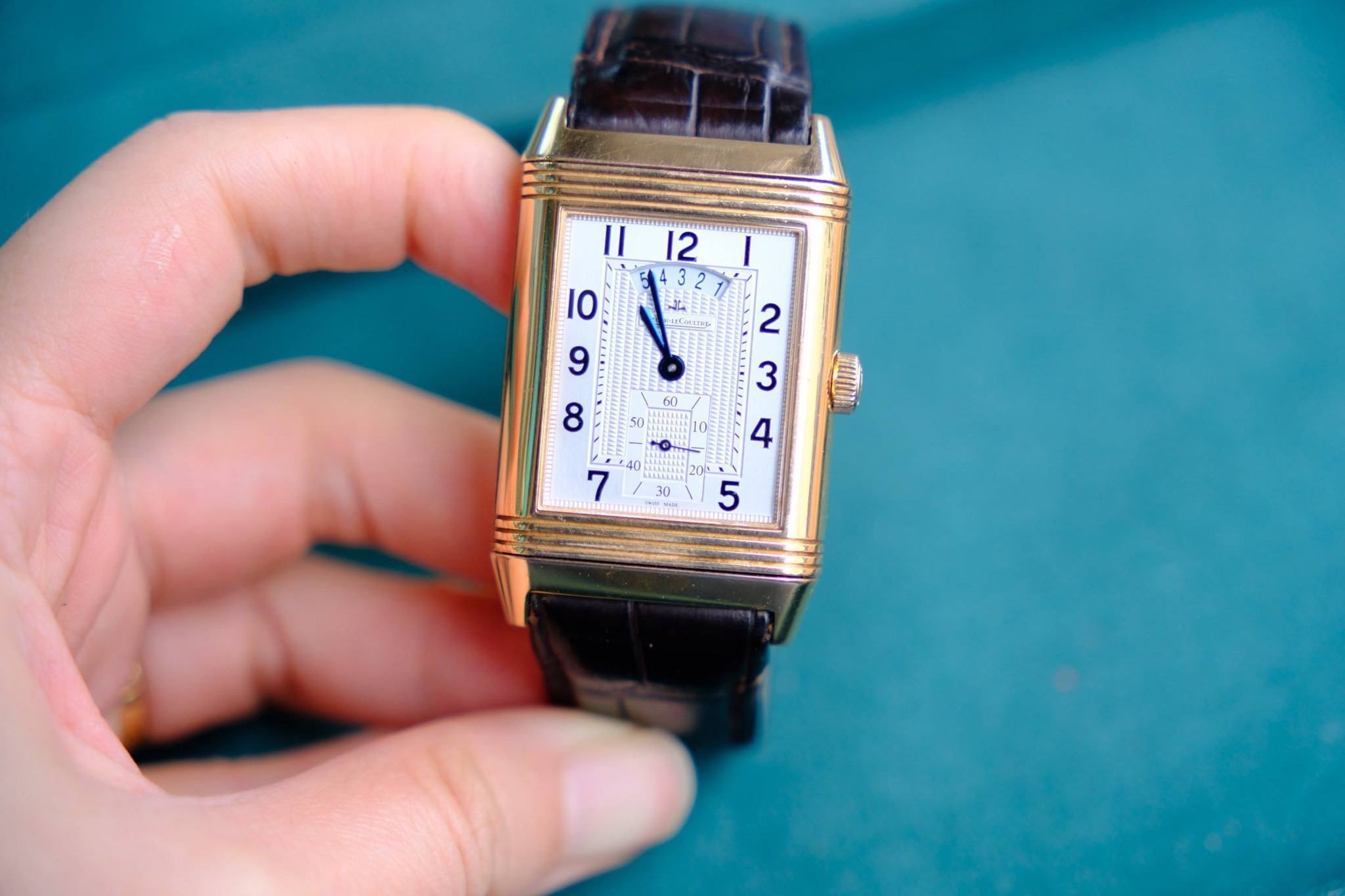 May be an image of digital watch and text that says 'И 12 O و O 7 40 D ሰወ ل 30 وم ي ر MLD'