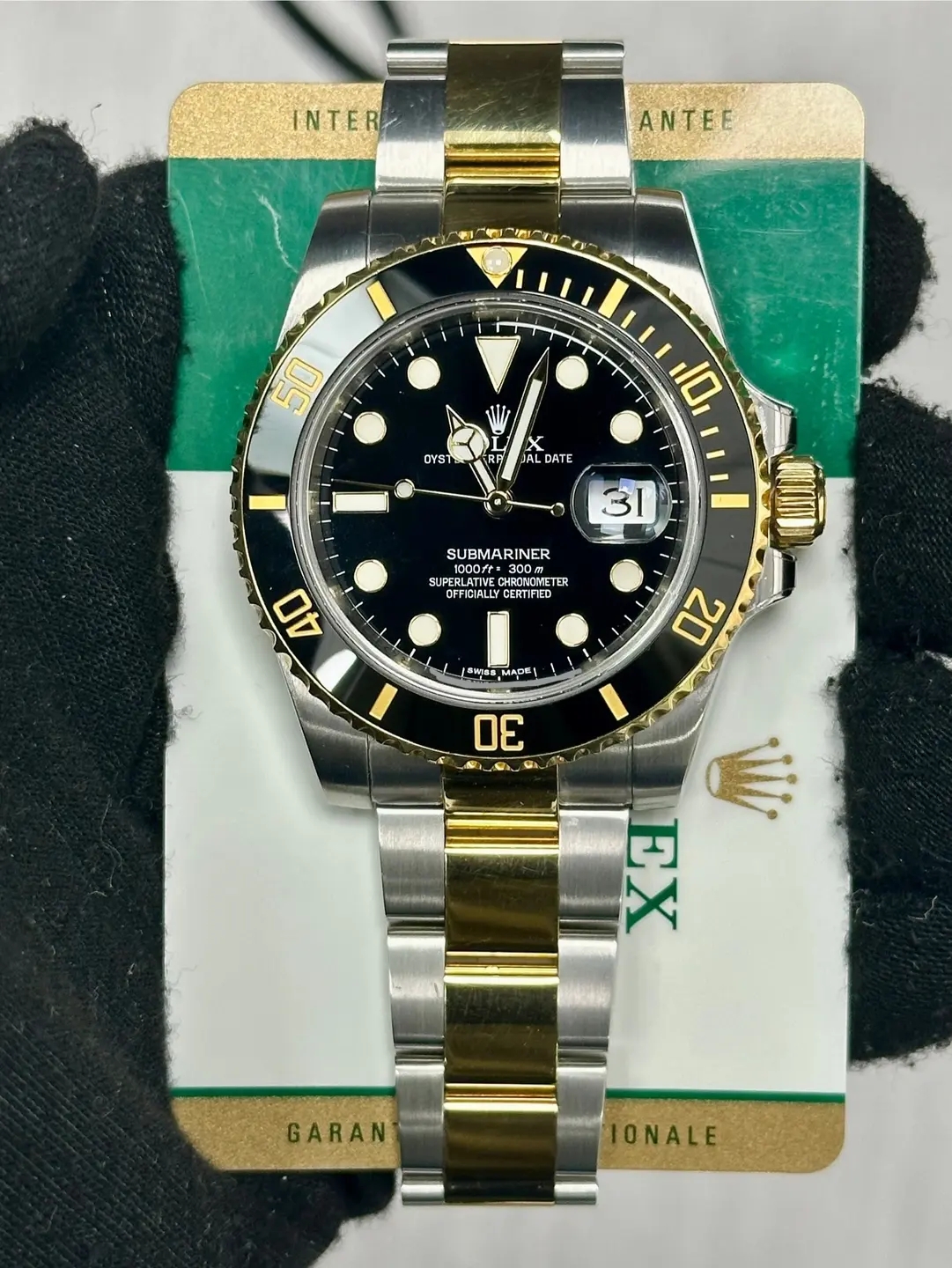 May be an image of wrist watch and text that says 'INTER ANTEE 50 OYST X DATE DAT 10 31 SUBMARINER SUPER SUPERLATIVE SUPERLATCHRORMETER FRLATVE HRONCMETER OFFICIALLYQERTIFED…