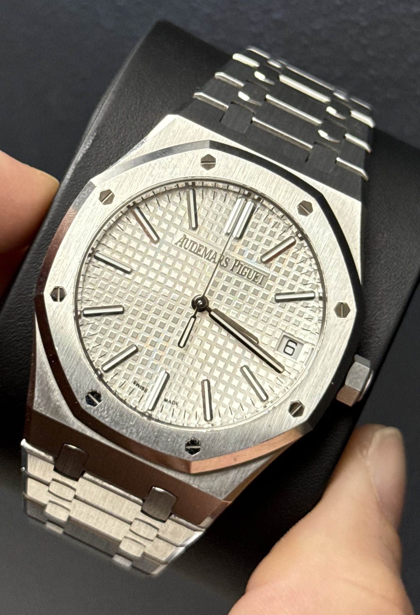 May be an image of wrist watch and text that says 'e 후자 AUDEMARS s PIGUET L/T I MADE 6'