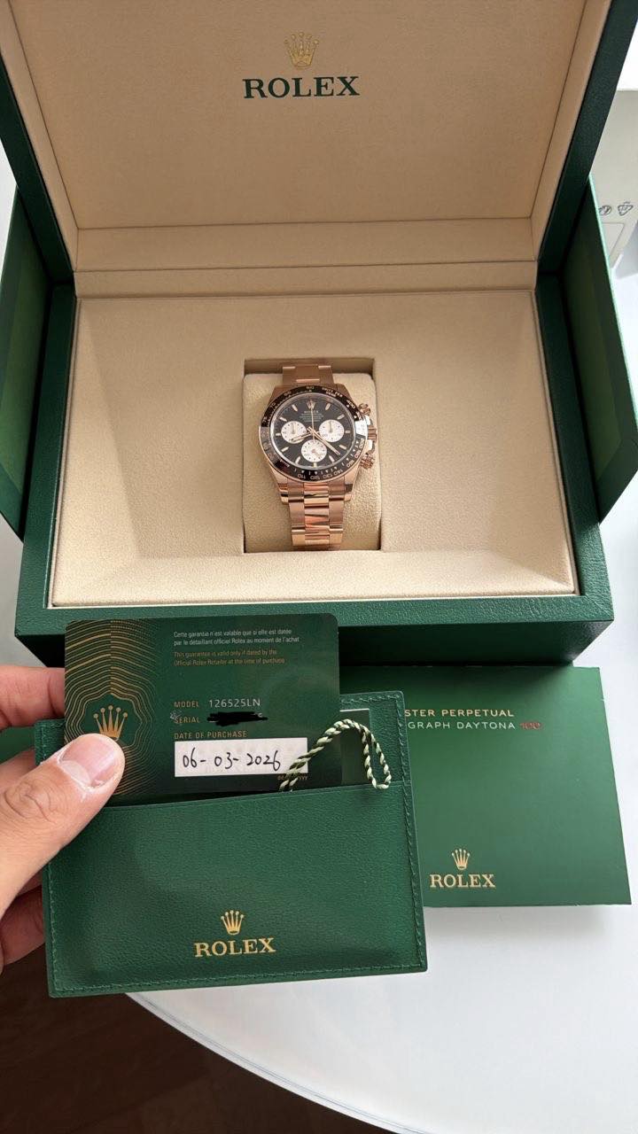 May be an image of wrist watch and text that says 'ROLEX RPERPETUAL PERPET GRAPH DAYTONA GRAPHDAYTONA TONA - ROLEX WII ROLEX'