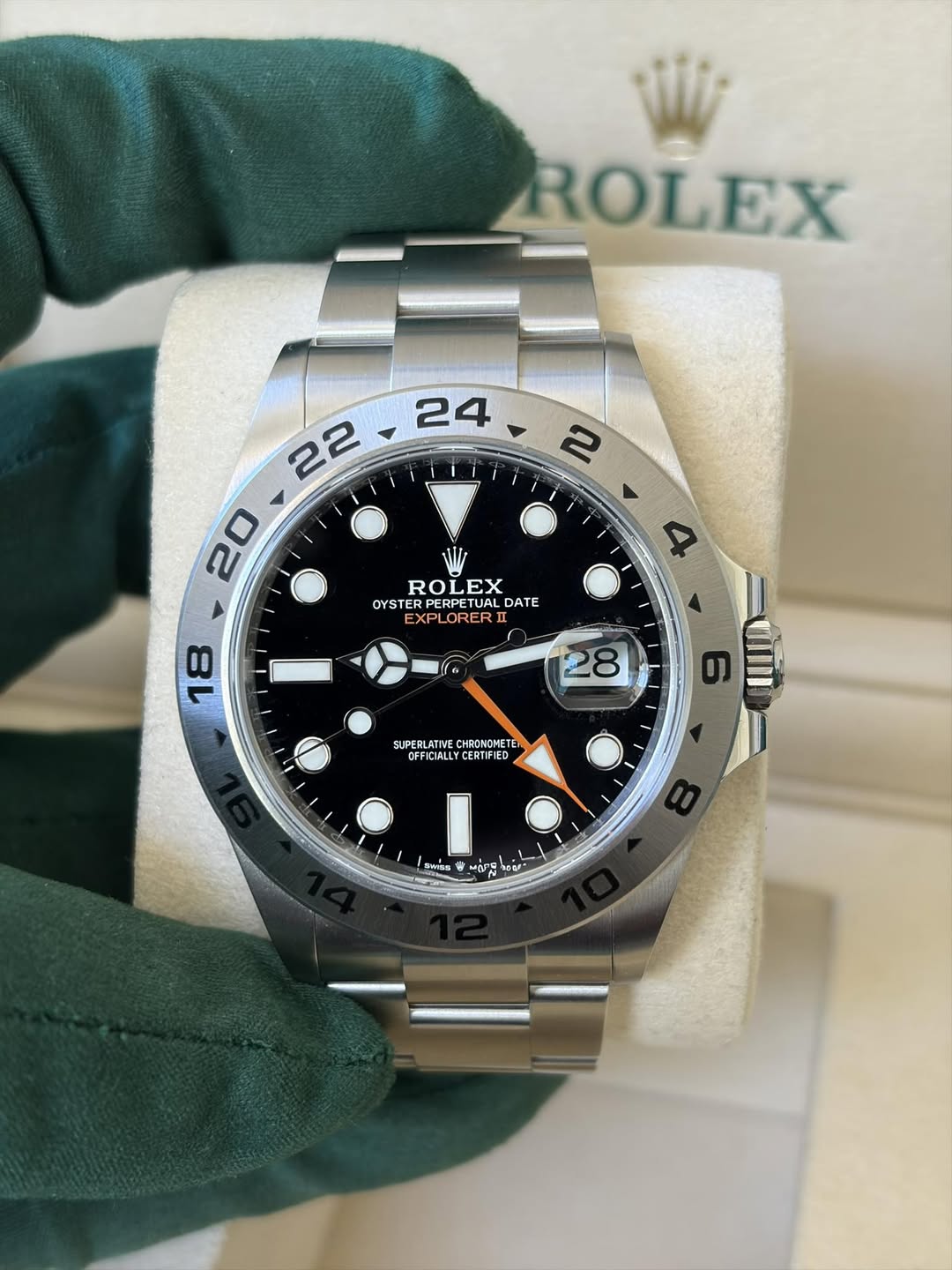 May be an image of wrist watch and text that says 'ROLEX EX ROLEX LEX OYSTERPERPETUALDATE LORERI OYSTERPERPETUAL PERPETUAL DATE OYSTER EXP 4 18 f6 28 8 6 SULLS FFICIALLY CERTIFIED…