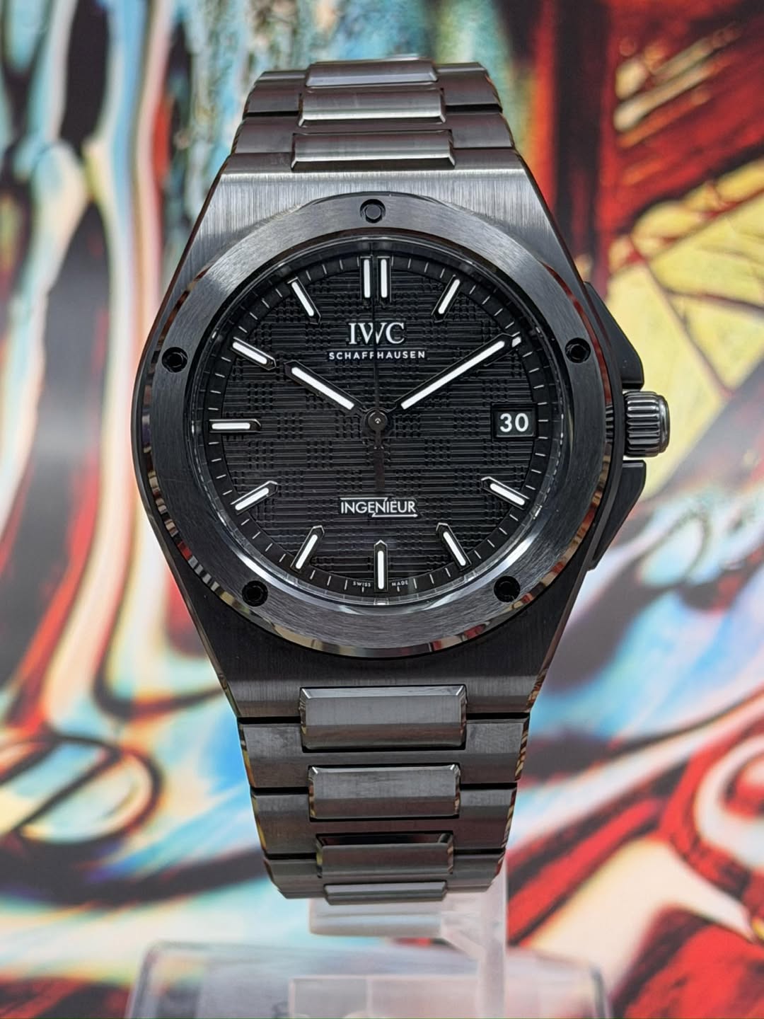 May be an image of wrist watch and text that says 'Il IVVC SCHAFFHAUSEN SCHAFFHAUSEN 30 ING INGENIEUR I BISEL MECOHINN'