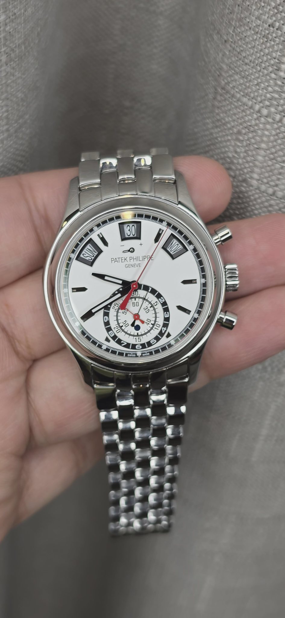 May be an image of wrist watch and text that says '30 SUN PATEK PHILIPE GENEVE NOV 40 UaI 50 a 2 S م 5 هن ری تم 3 6 X 5 C C 0 ج 1 + 10 0 X 2 15 S 15V C'