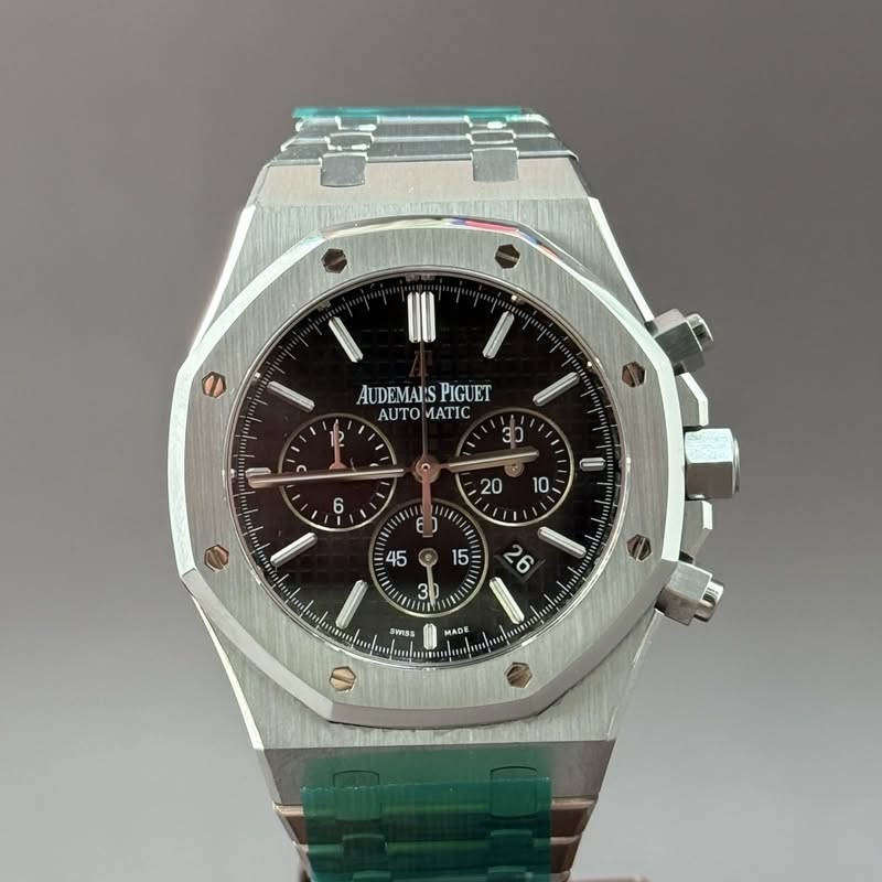 May be an image of wrist watch and text that says '日 Rr AUDEMAJ'S AUDEMALISPIGUET PIGUET AUTO MATIO n I 45 " 15 30 2b FI 6 ሥ sws relasarl MADE ርተ'