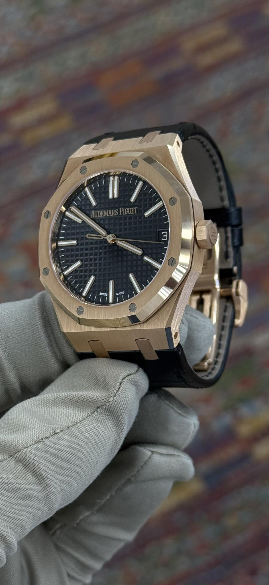 May be an image of wrist watch and text that says 'Il' l' UTEMARSPIGUET PI PIGUEL က 一 FRESS MPC'